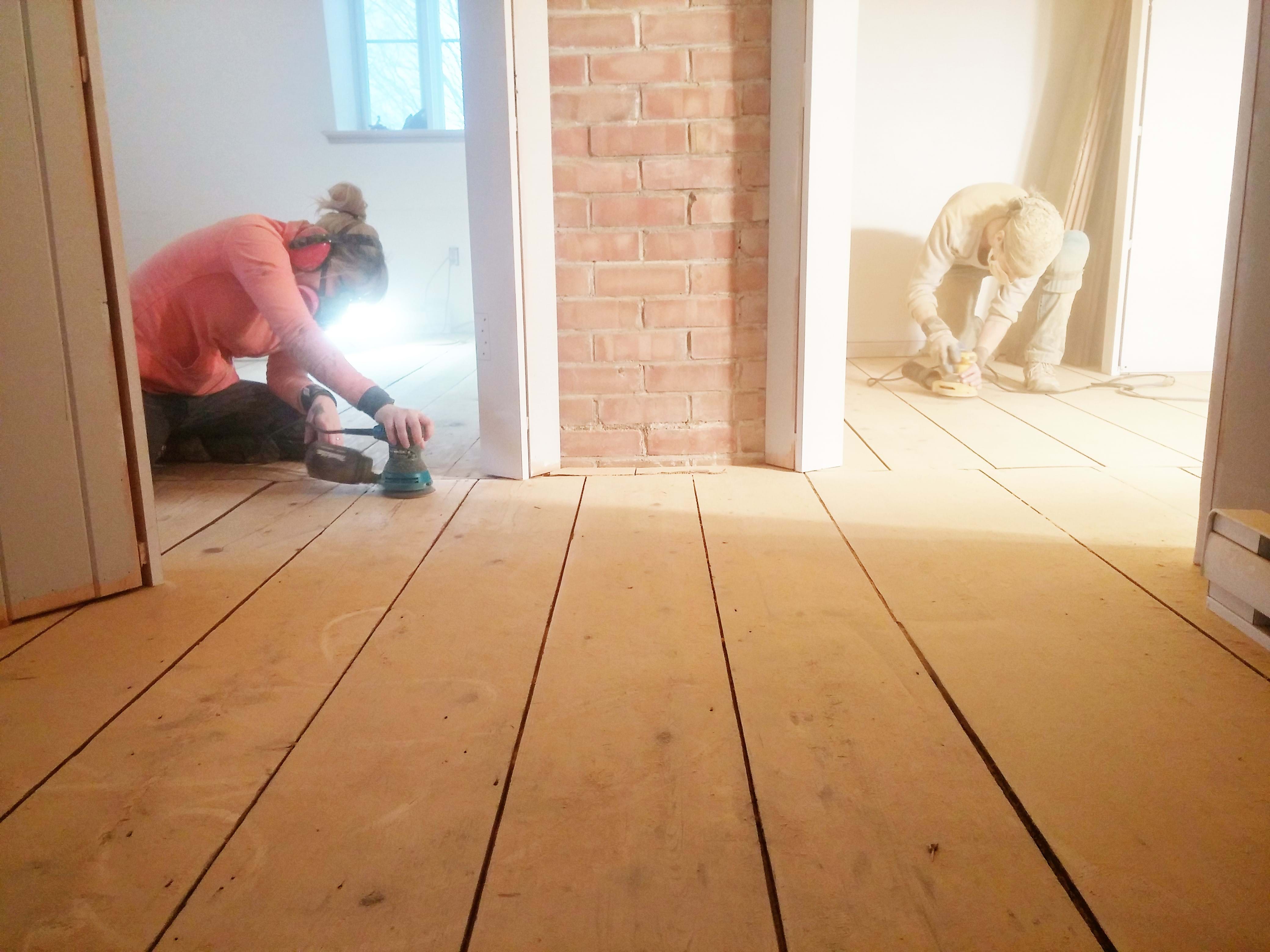 Restauration d'une patine de plancher antique