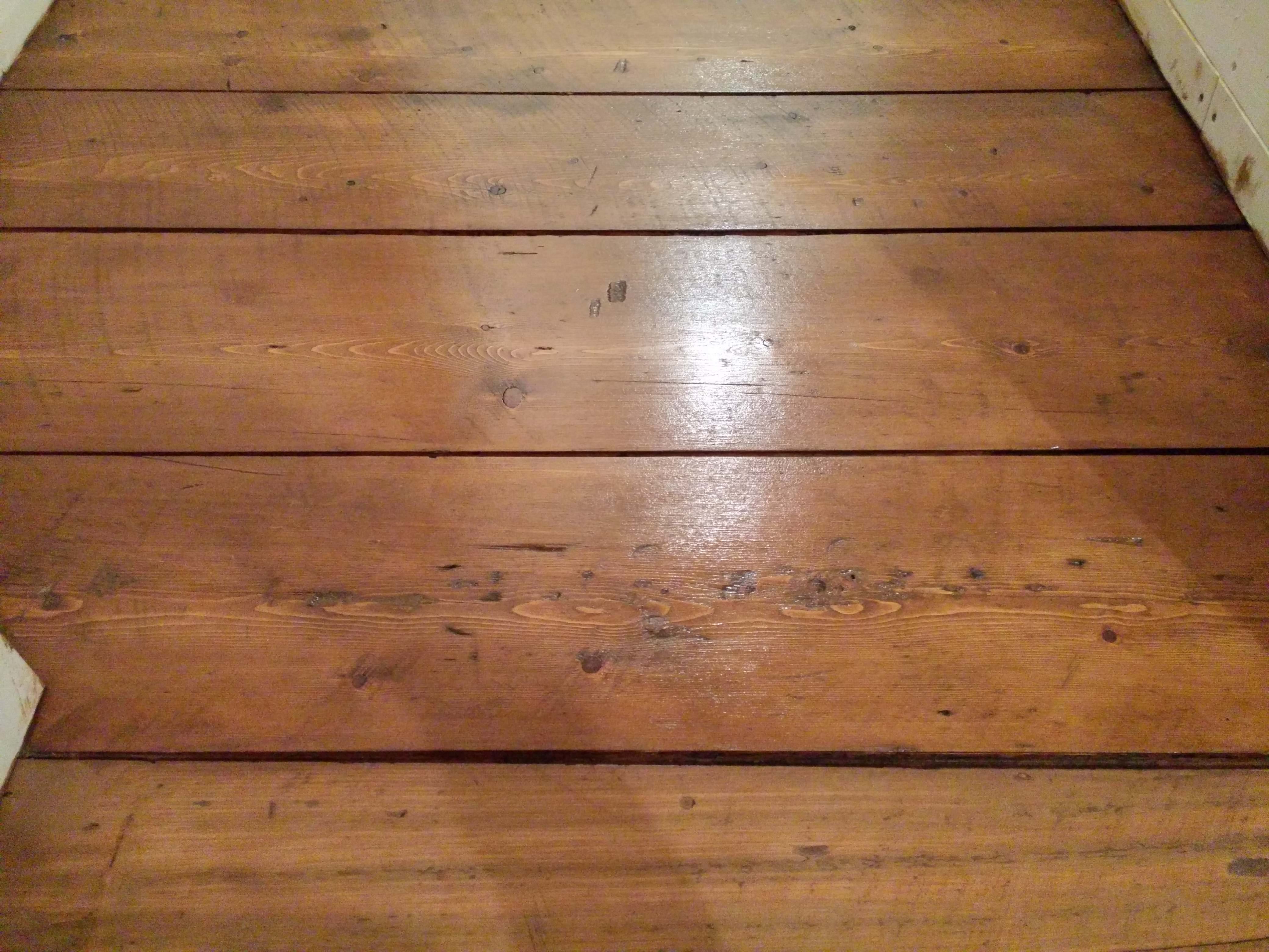 Restauration d'une patine de plancher antique