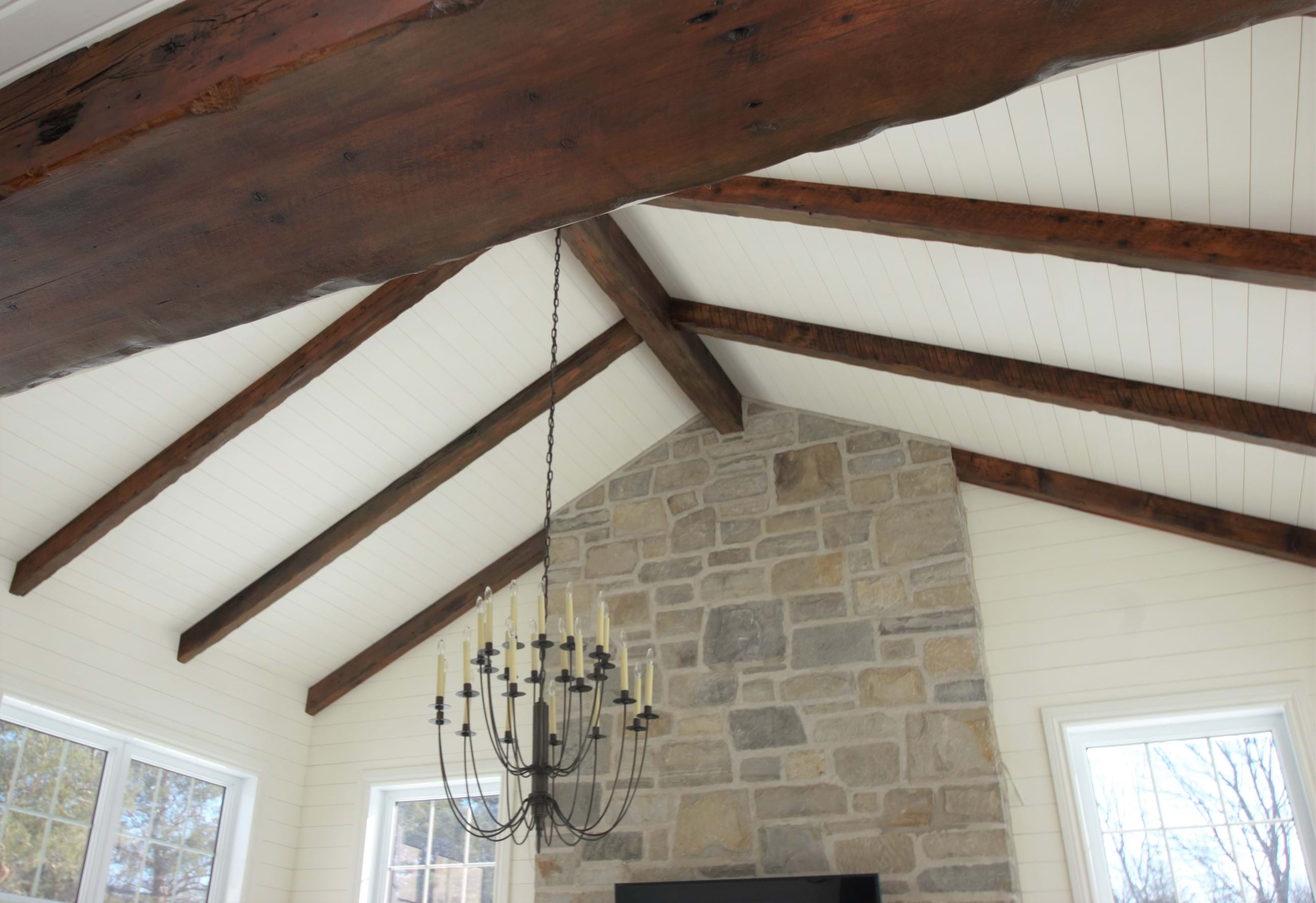 Ensemble de fausses poutres antiques