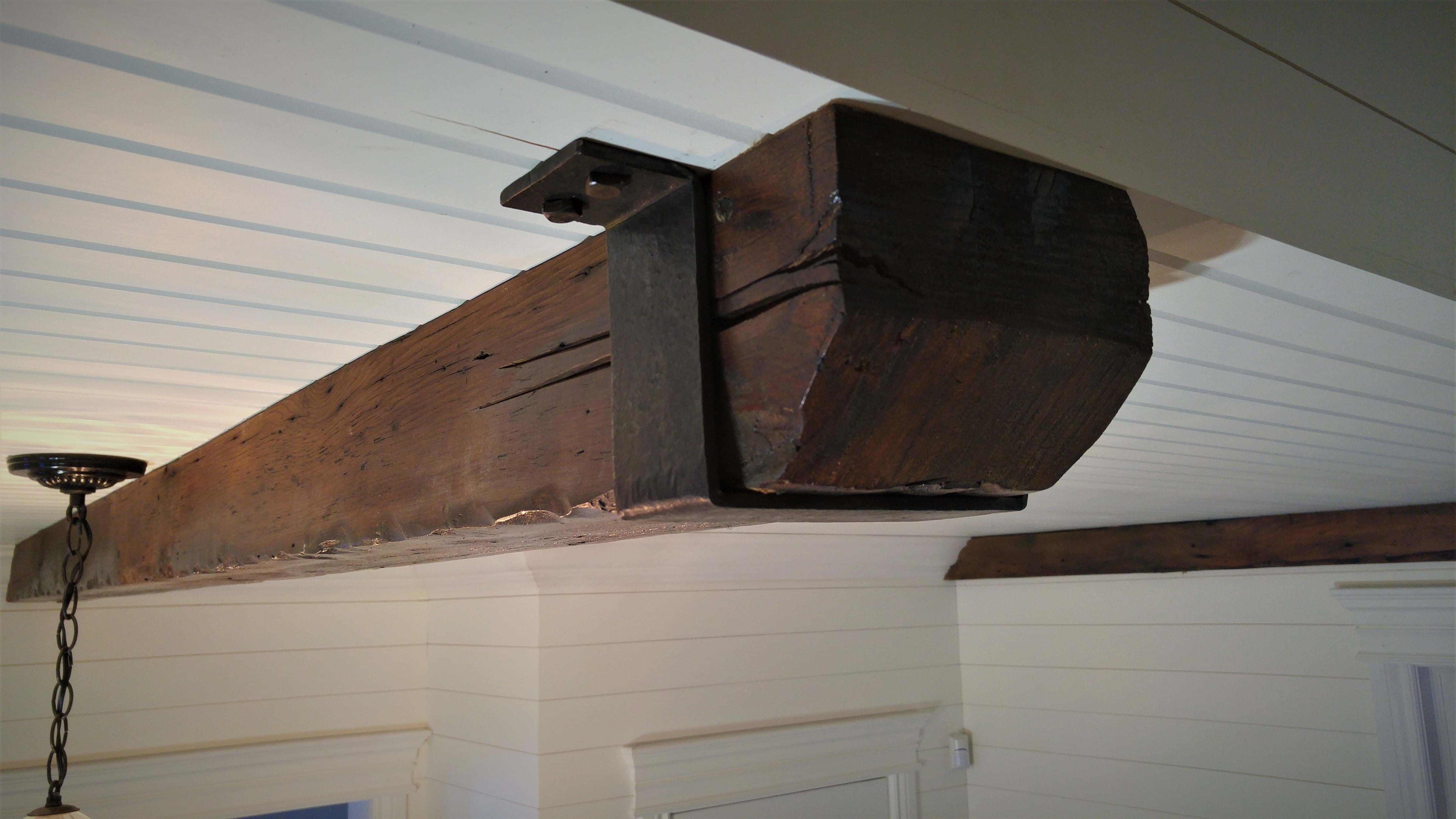 Ensemble de fausses poutres antiques