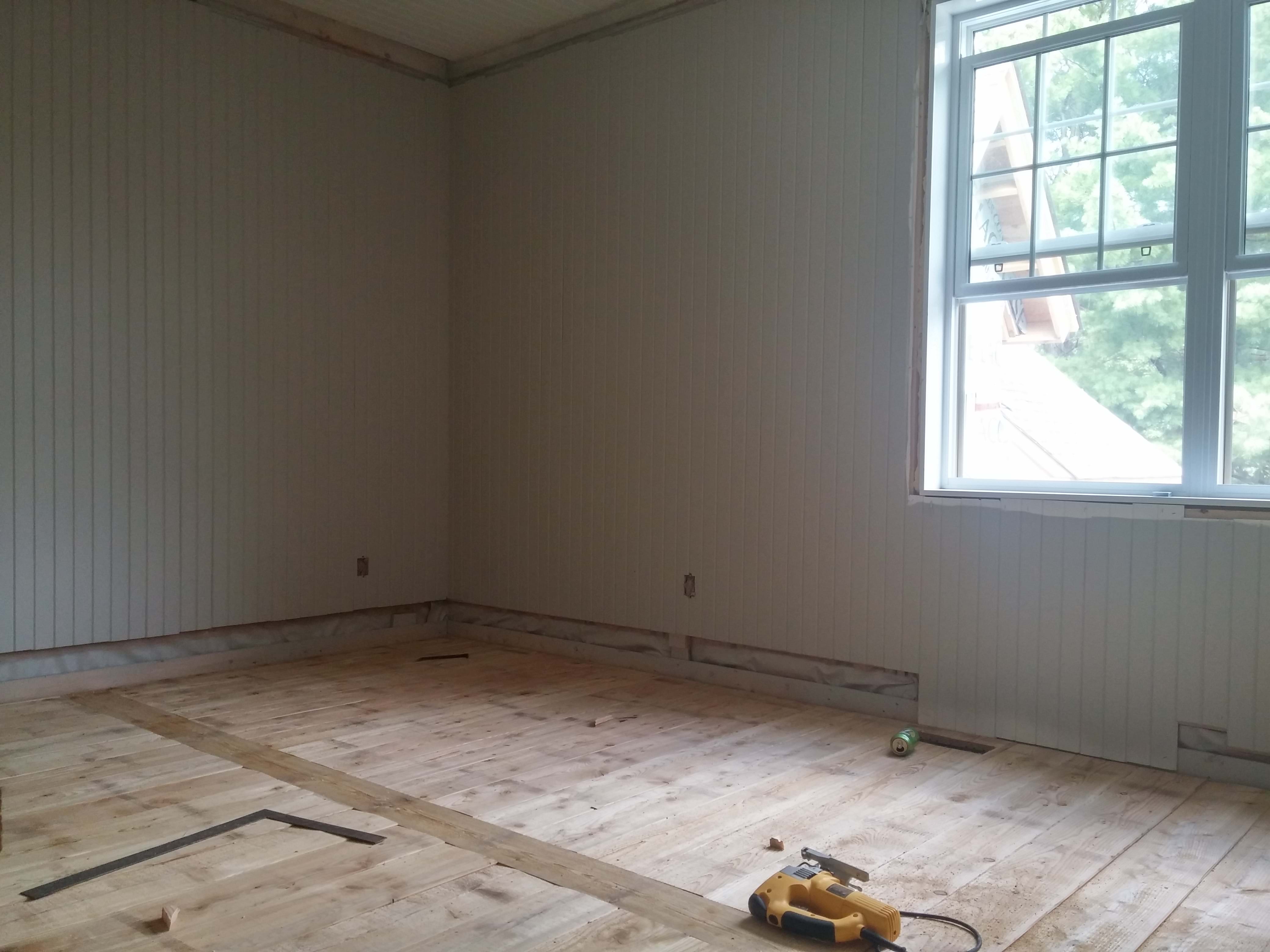 Plancher mélèze huilé.