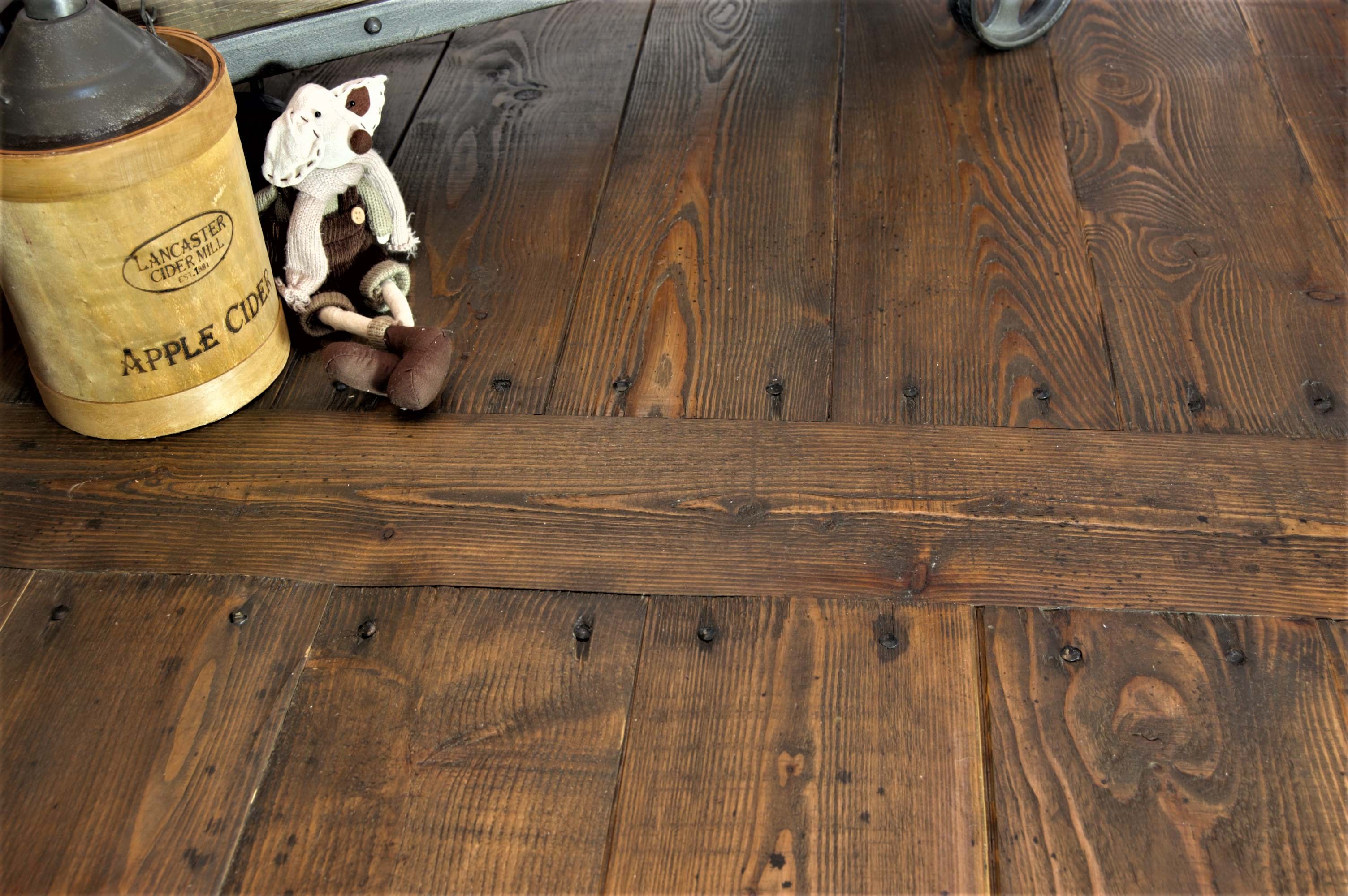 Plancher mélèze huilé.