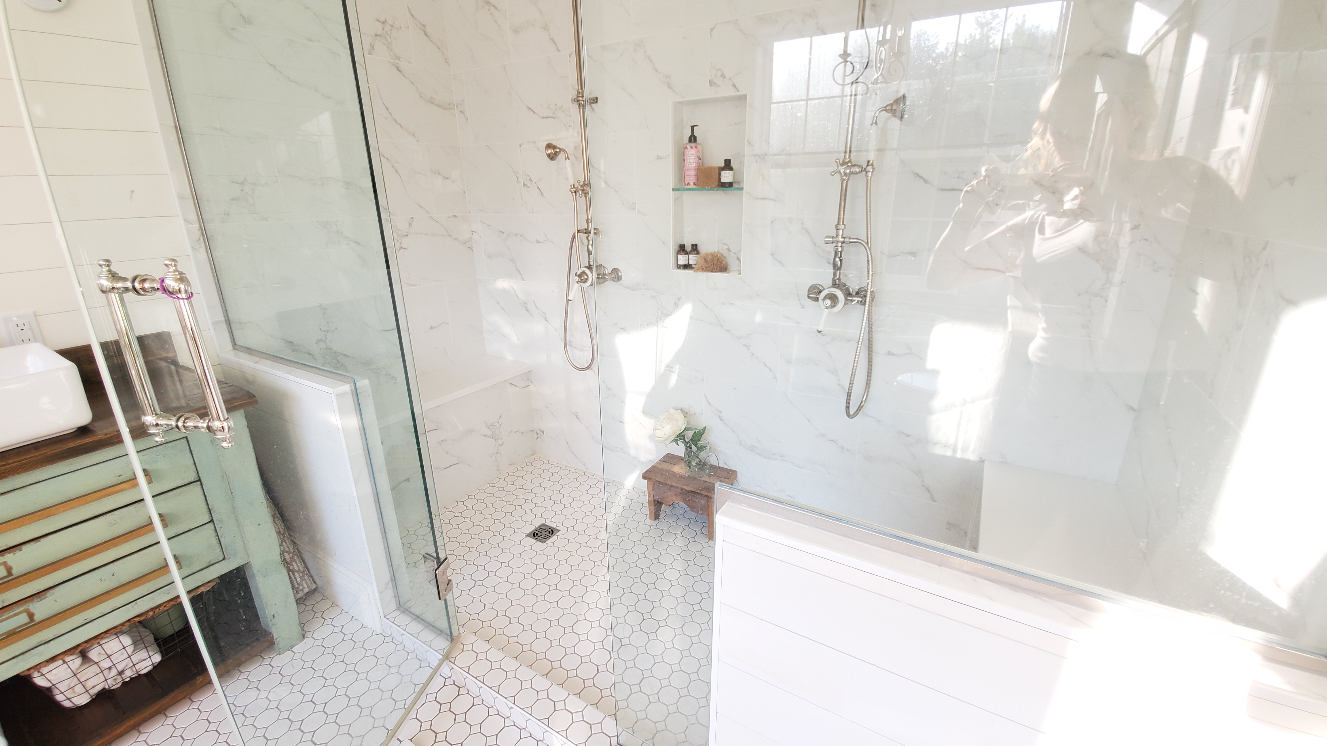 Salle de bain lumineuse