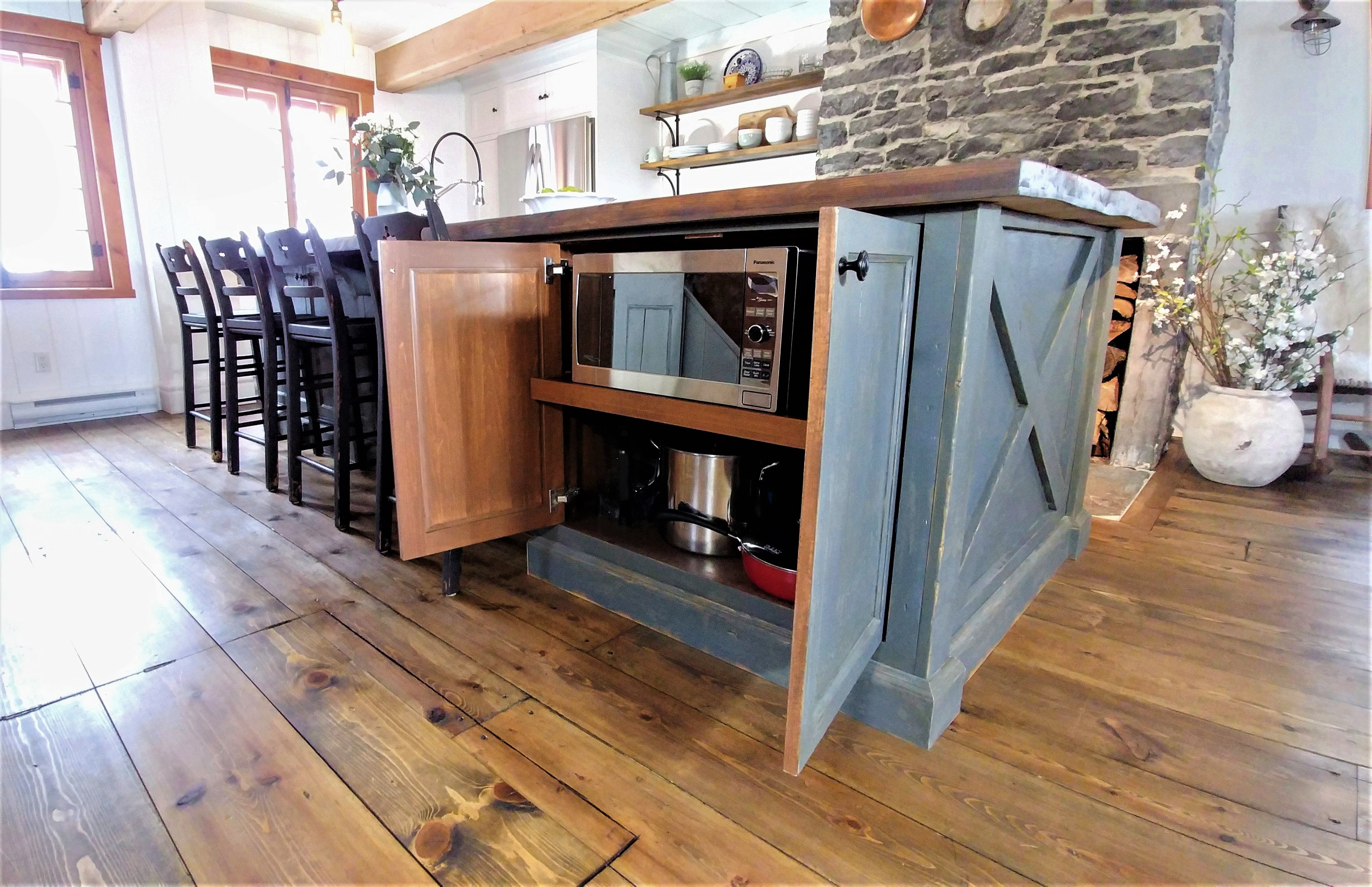 Maison style colonial-français de 1774 à L'Acadie