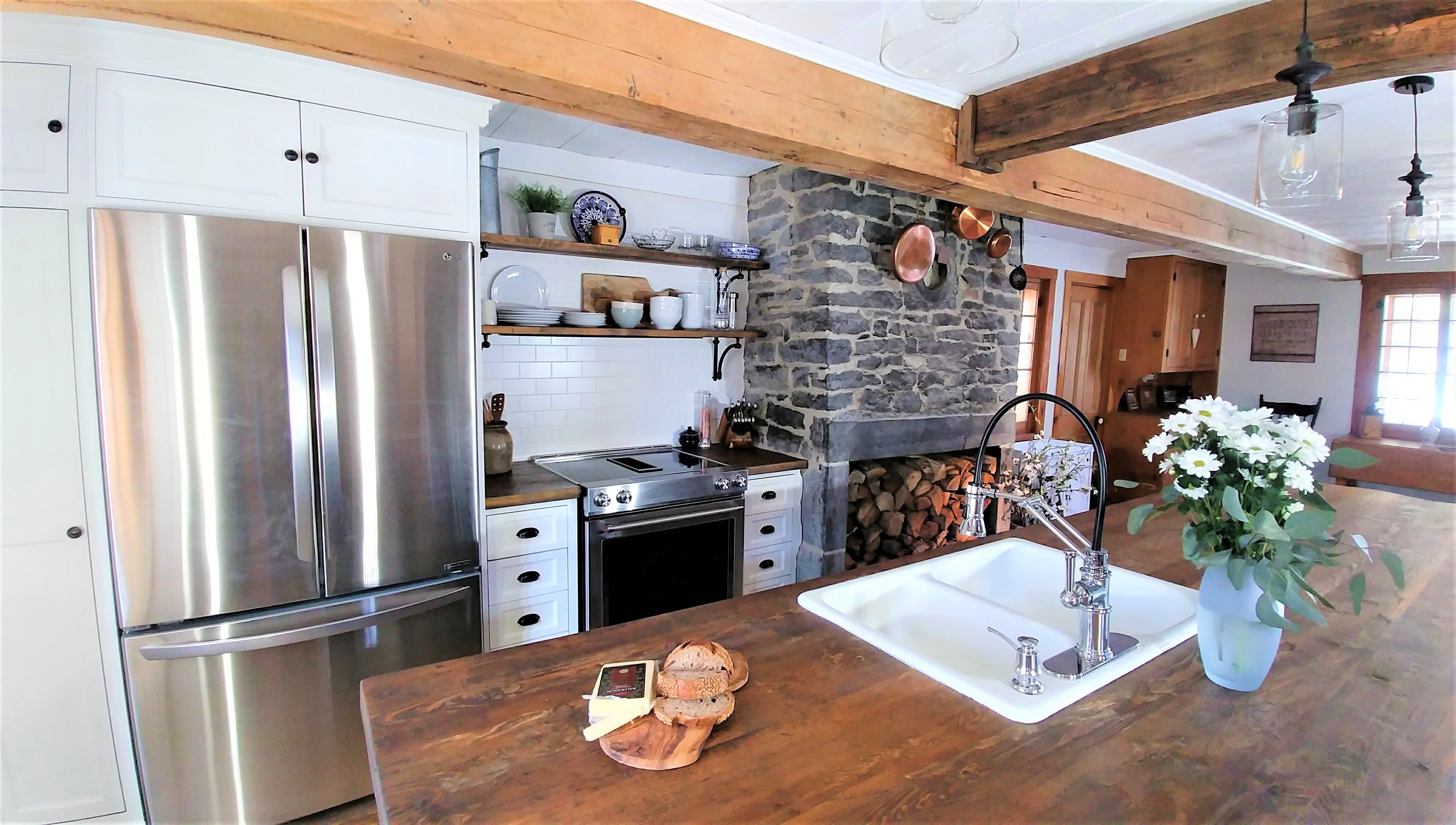 Maison style colonial-français de 1774 à L'Acadie