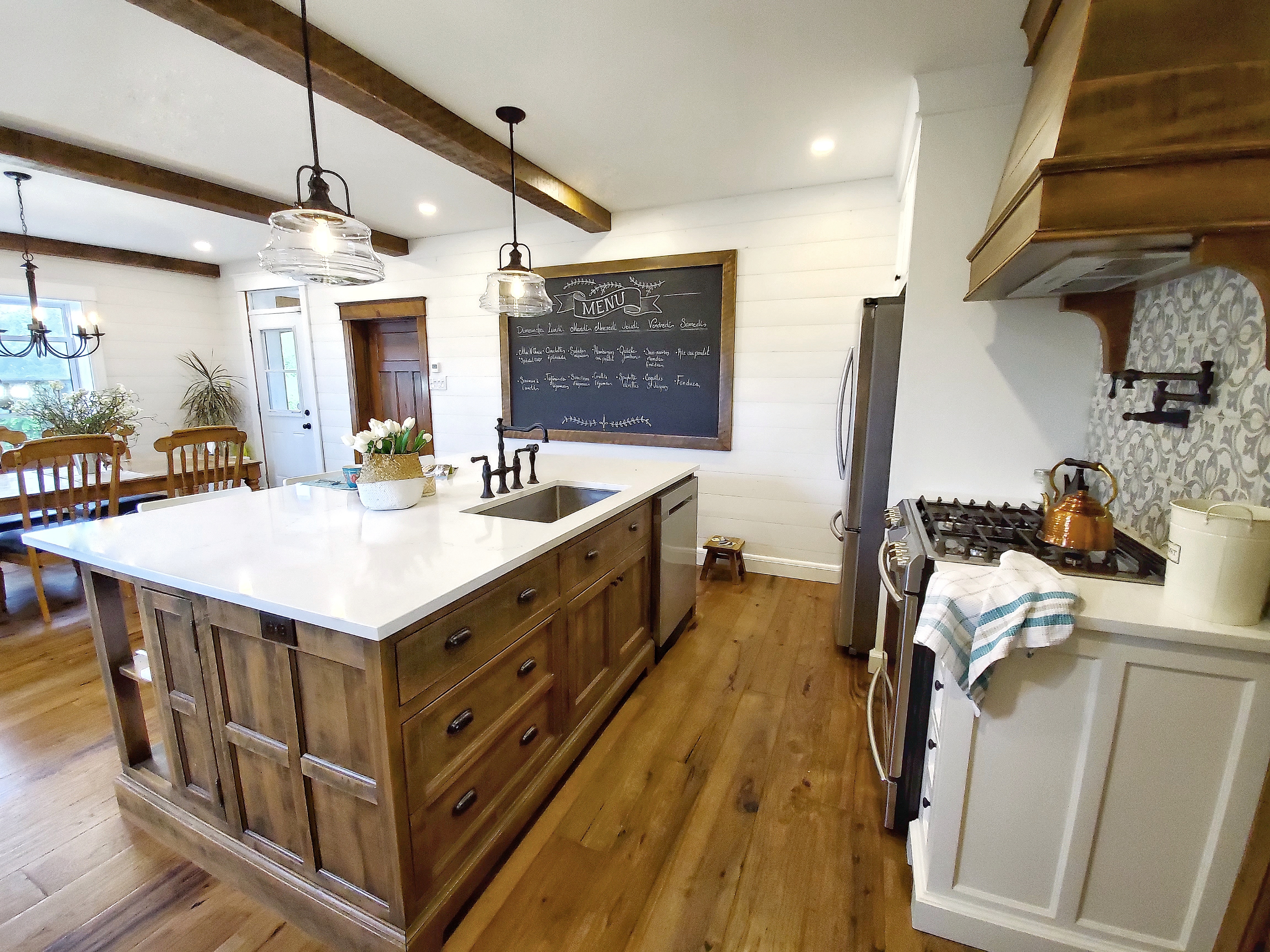 Cuisine style farmhouse à Mille-Isles