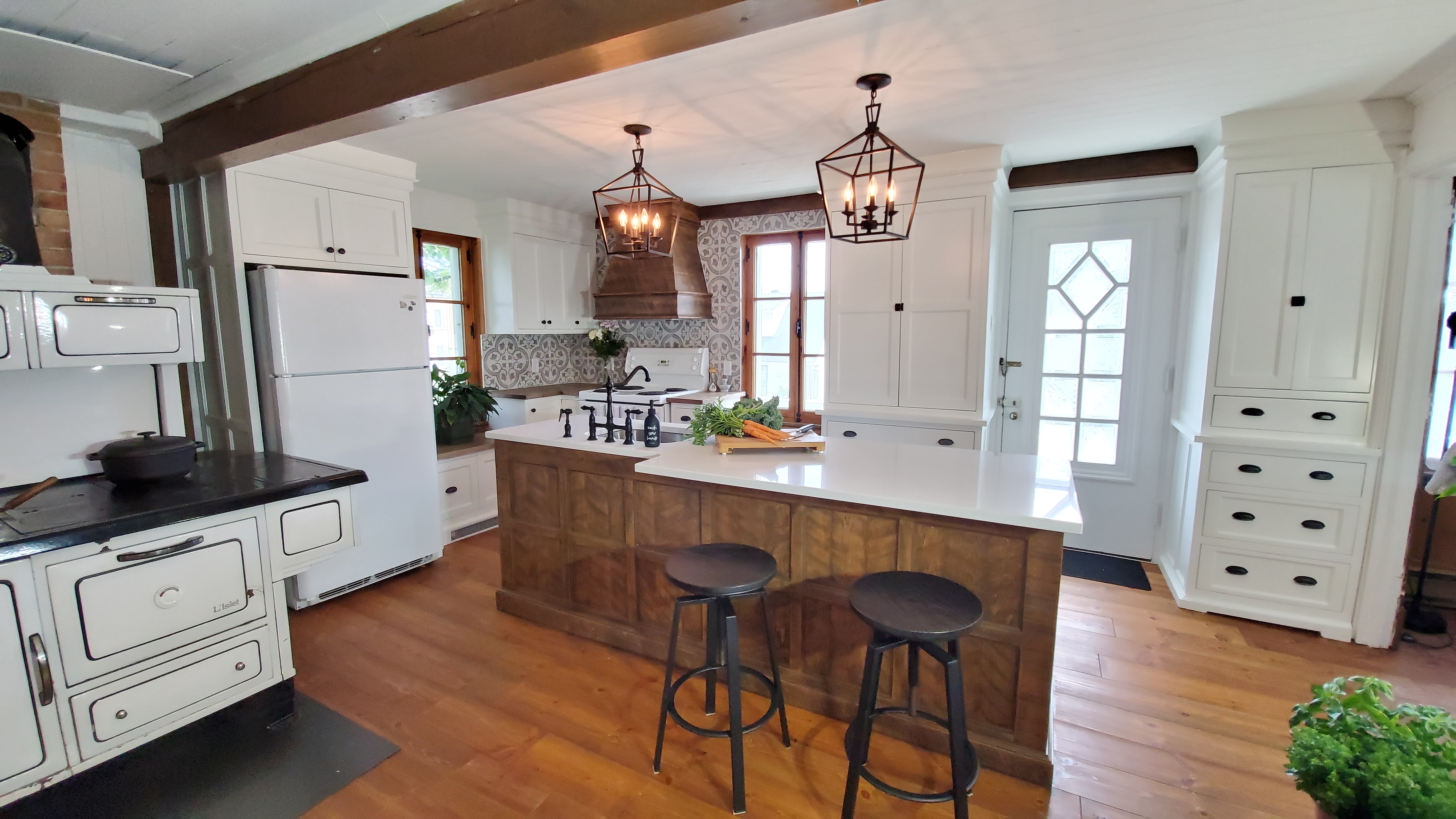 Cuisine en bois massif à Boischatel