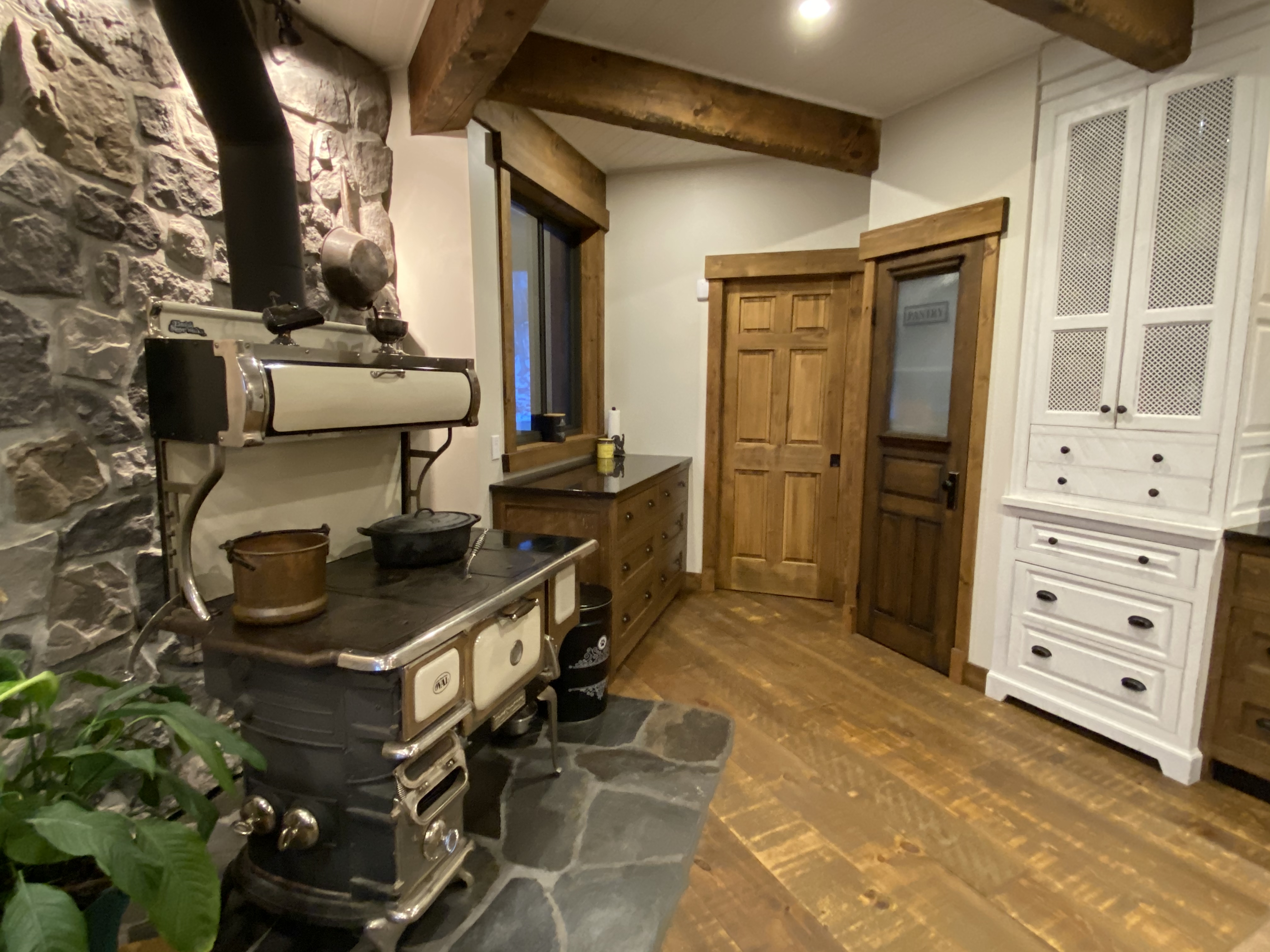 Construction style ranch-rustic dans les Laurentides