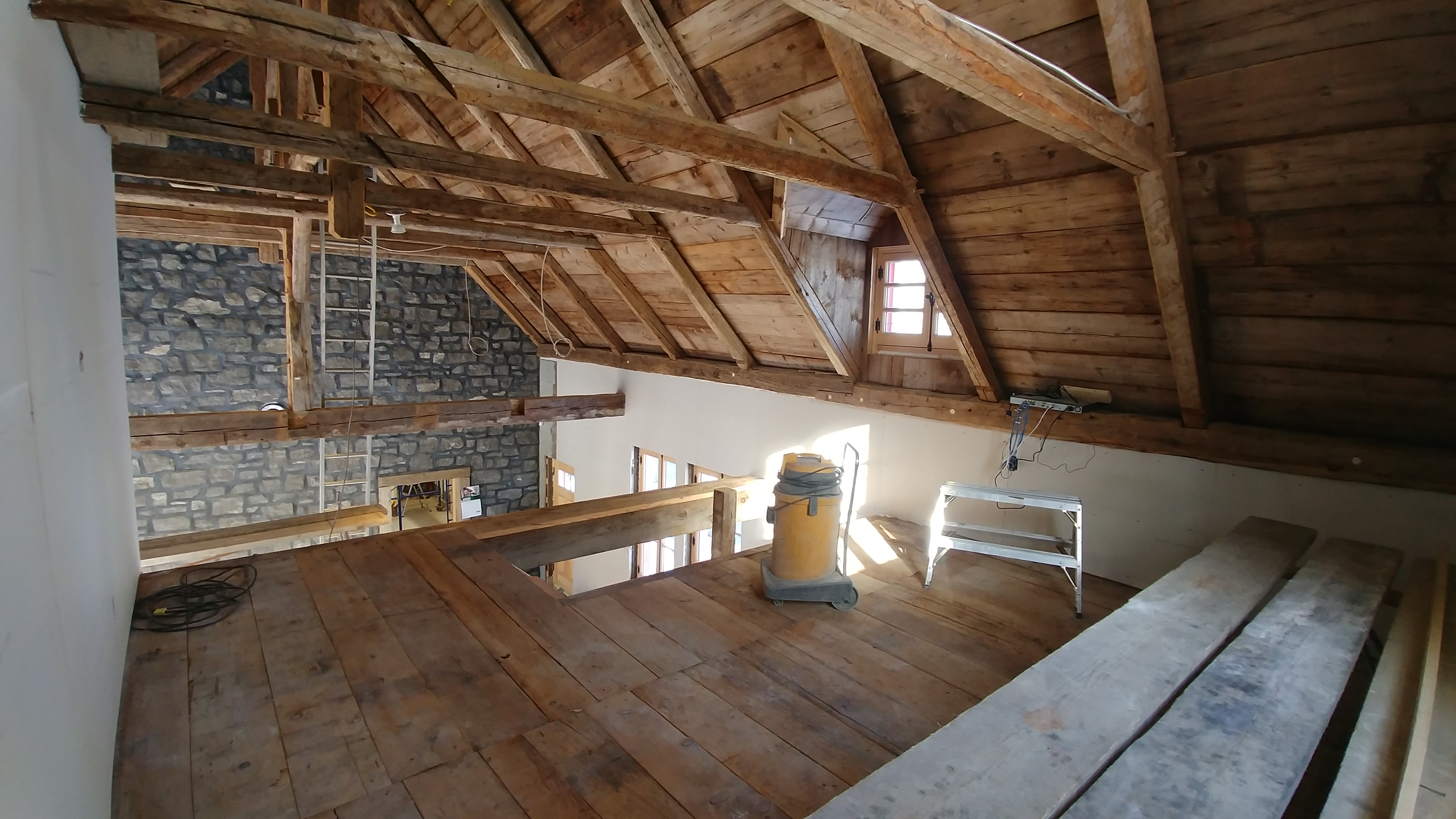 Plancher antique jaune ocre