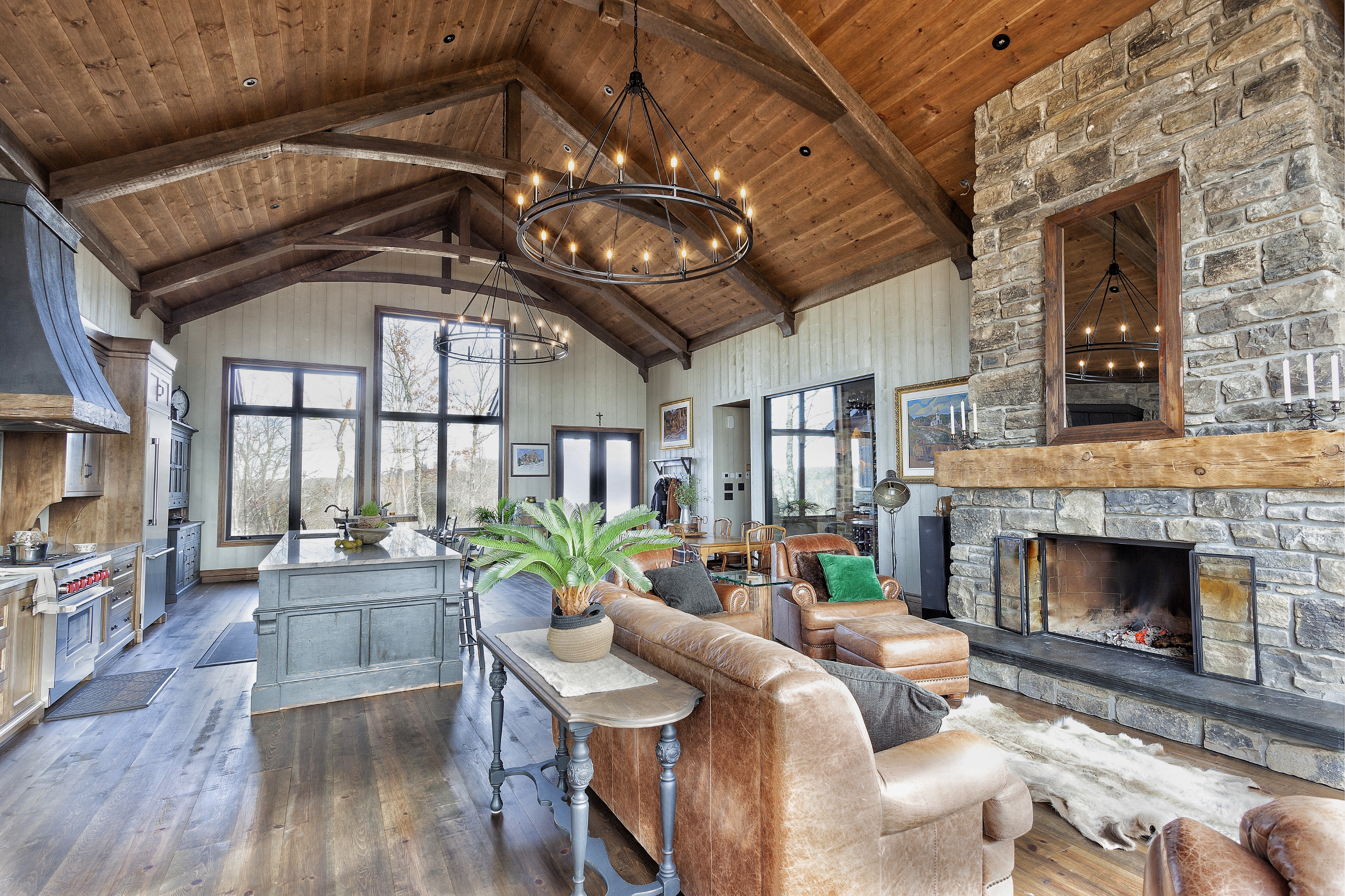 Design intérieur complet pour un chalet de montagne dans les Laurentides