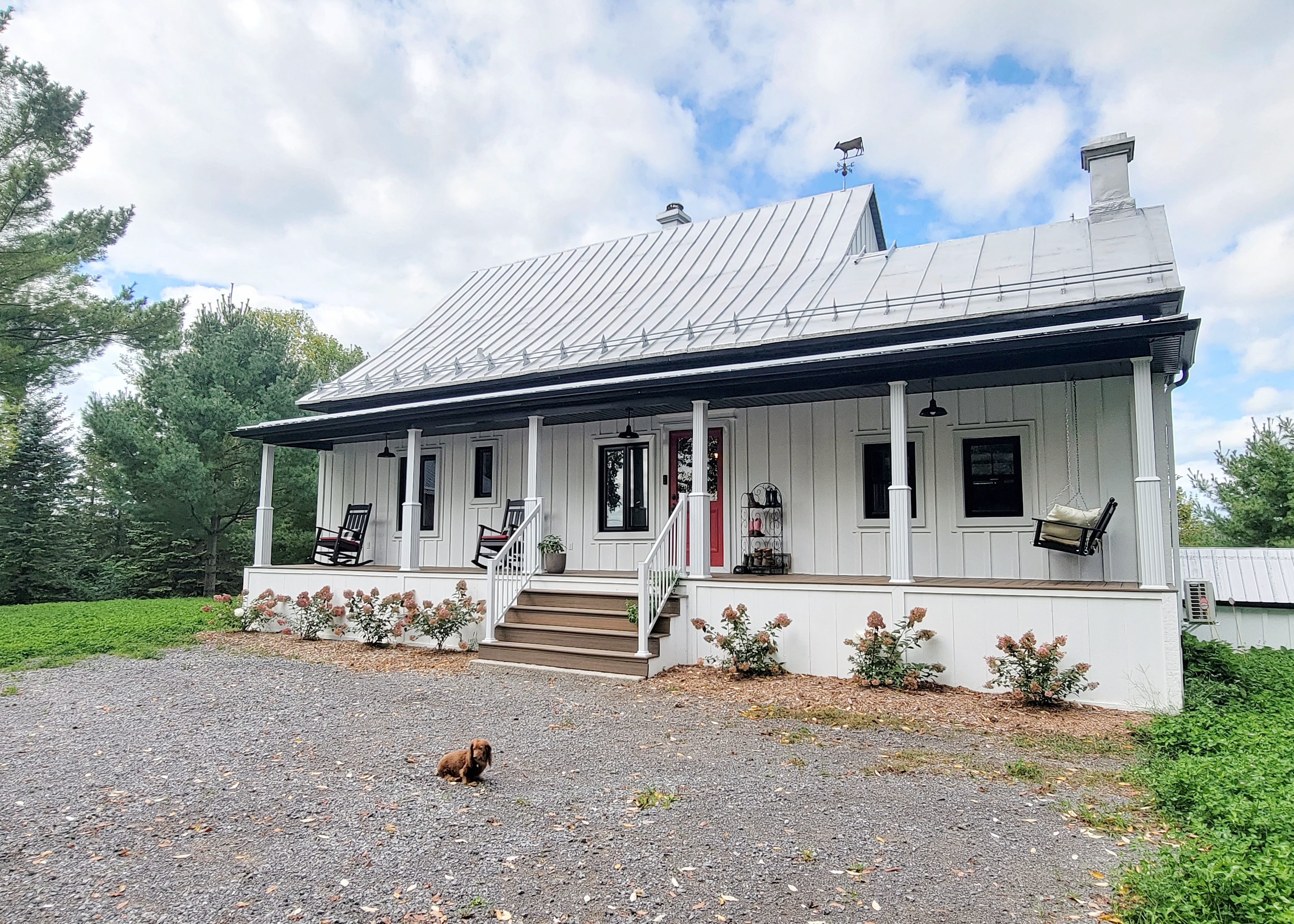 Maison en pièces sur pièces restaurée à Nicolet