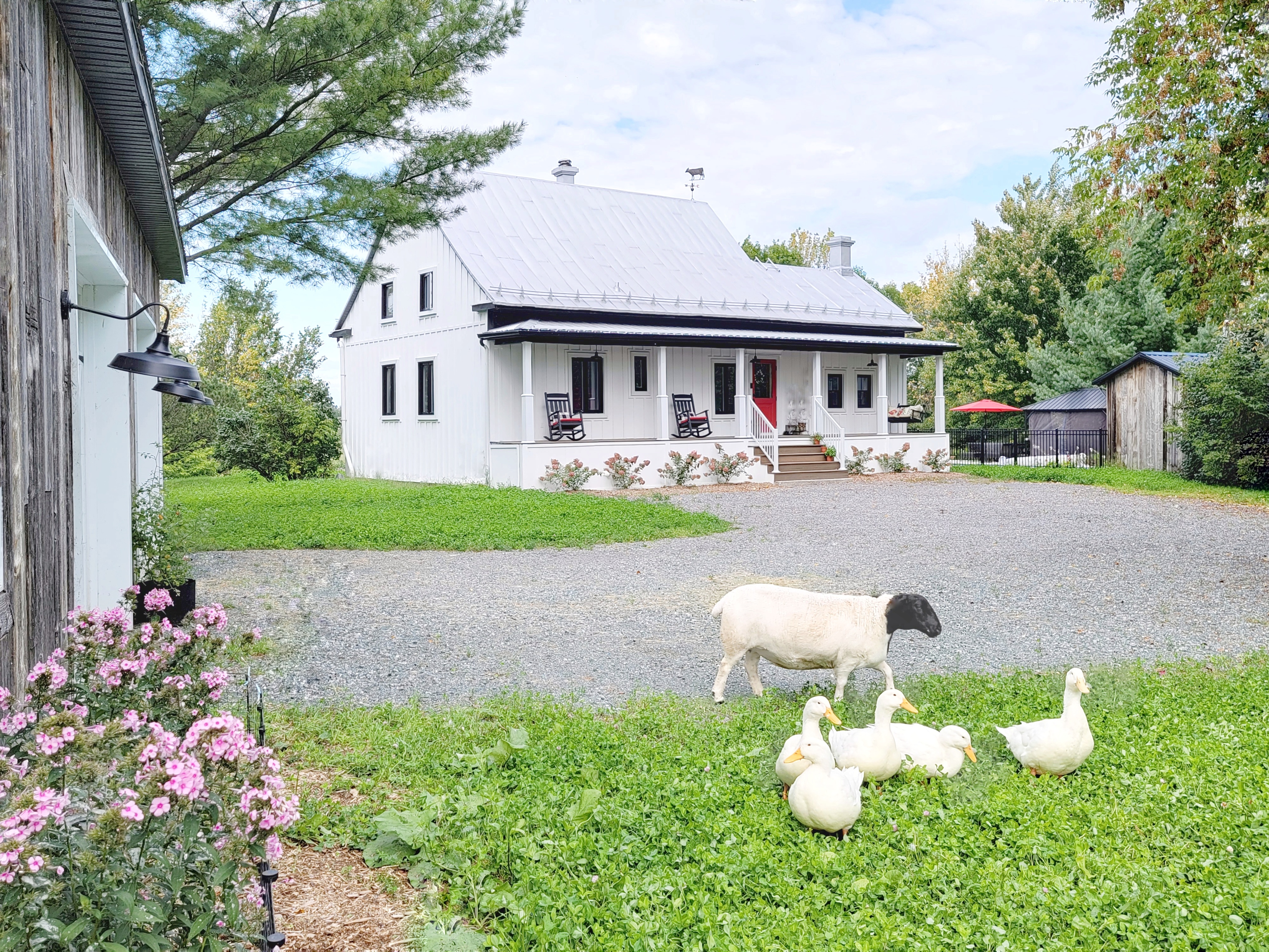 Maison en pièces sur pièces restaurée à Nicolet