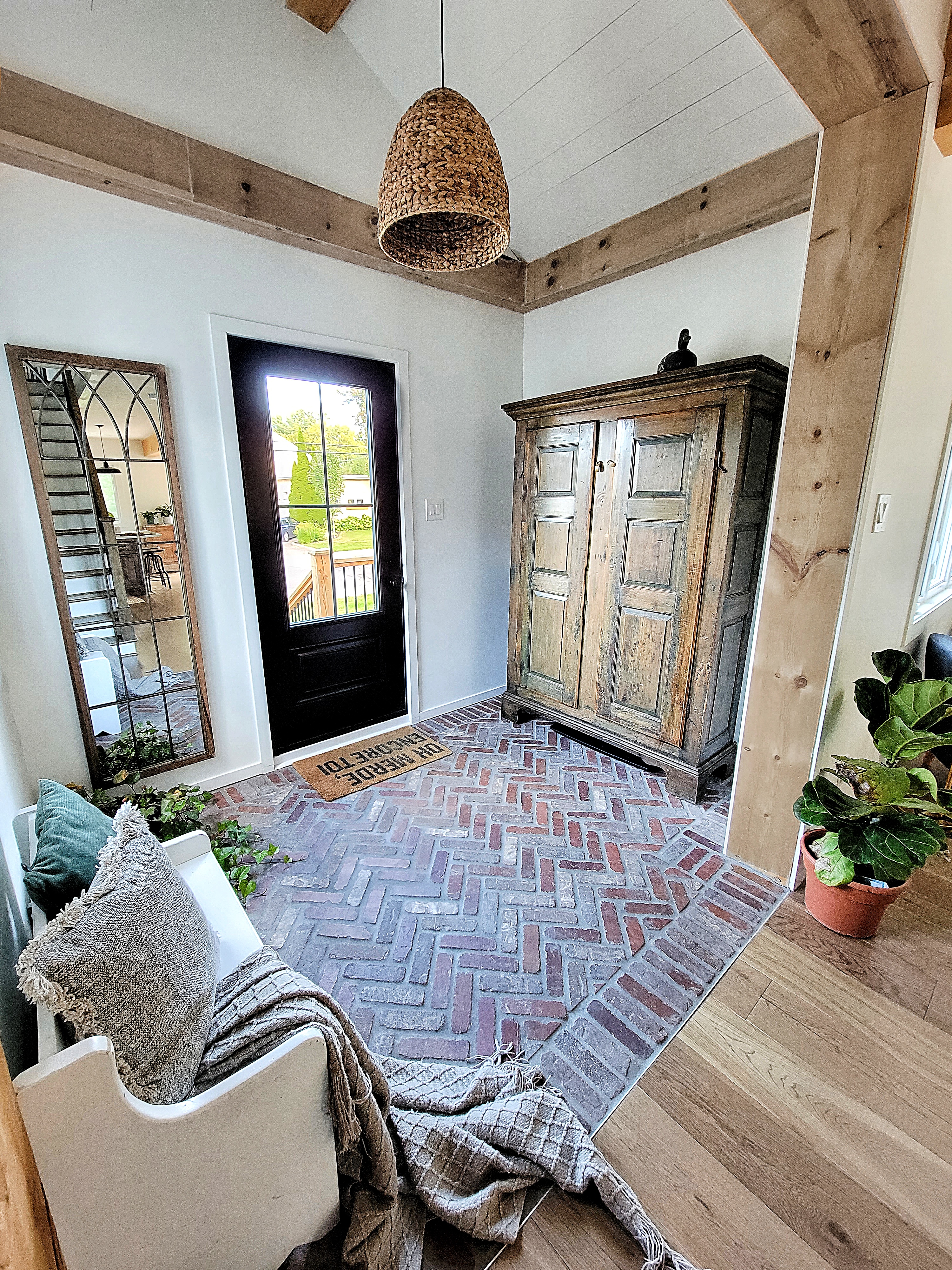 Portique d'entrée repensé