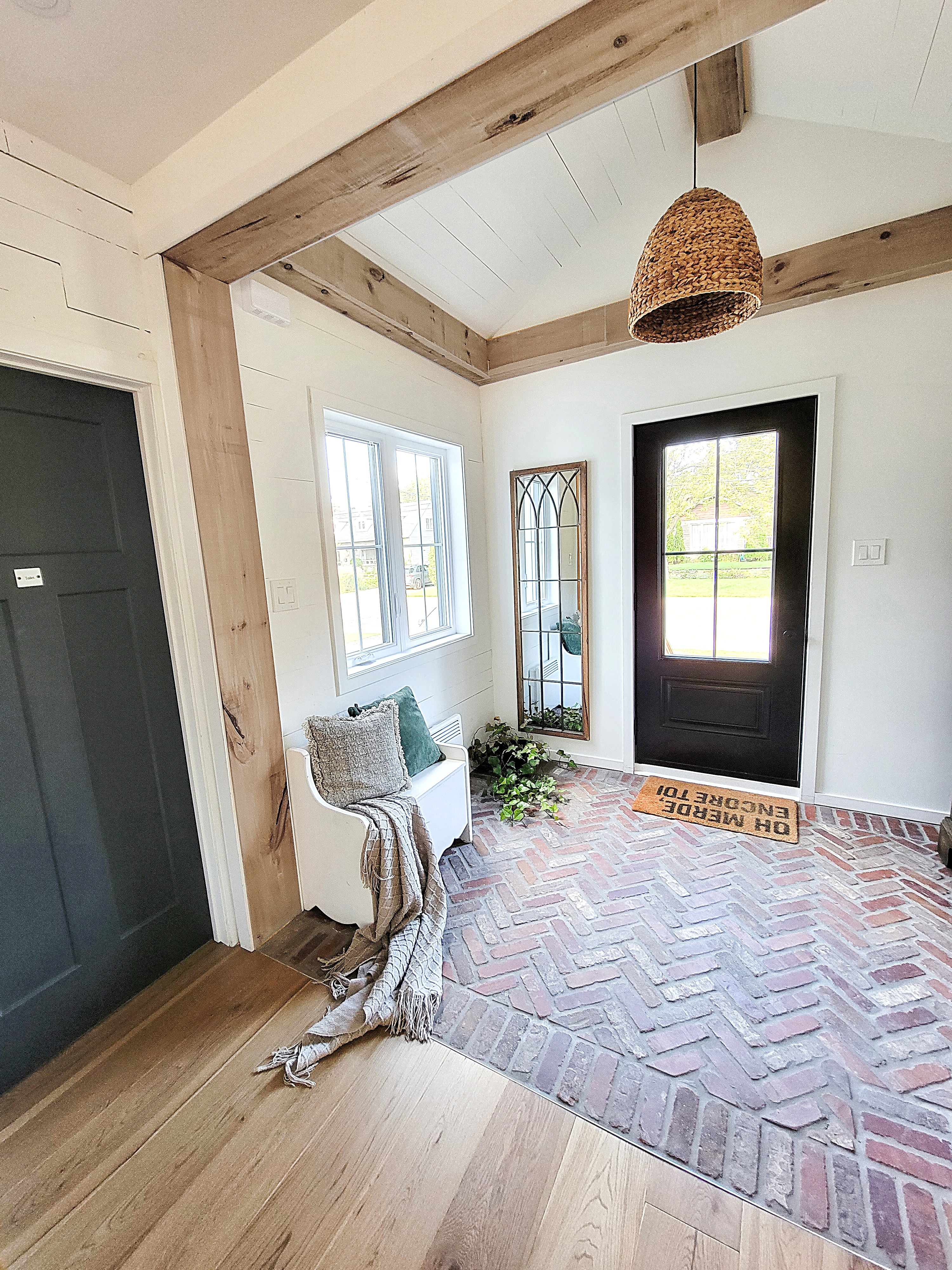 Portique d'entrée repensé