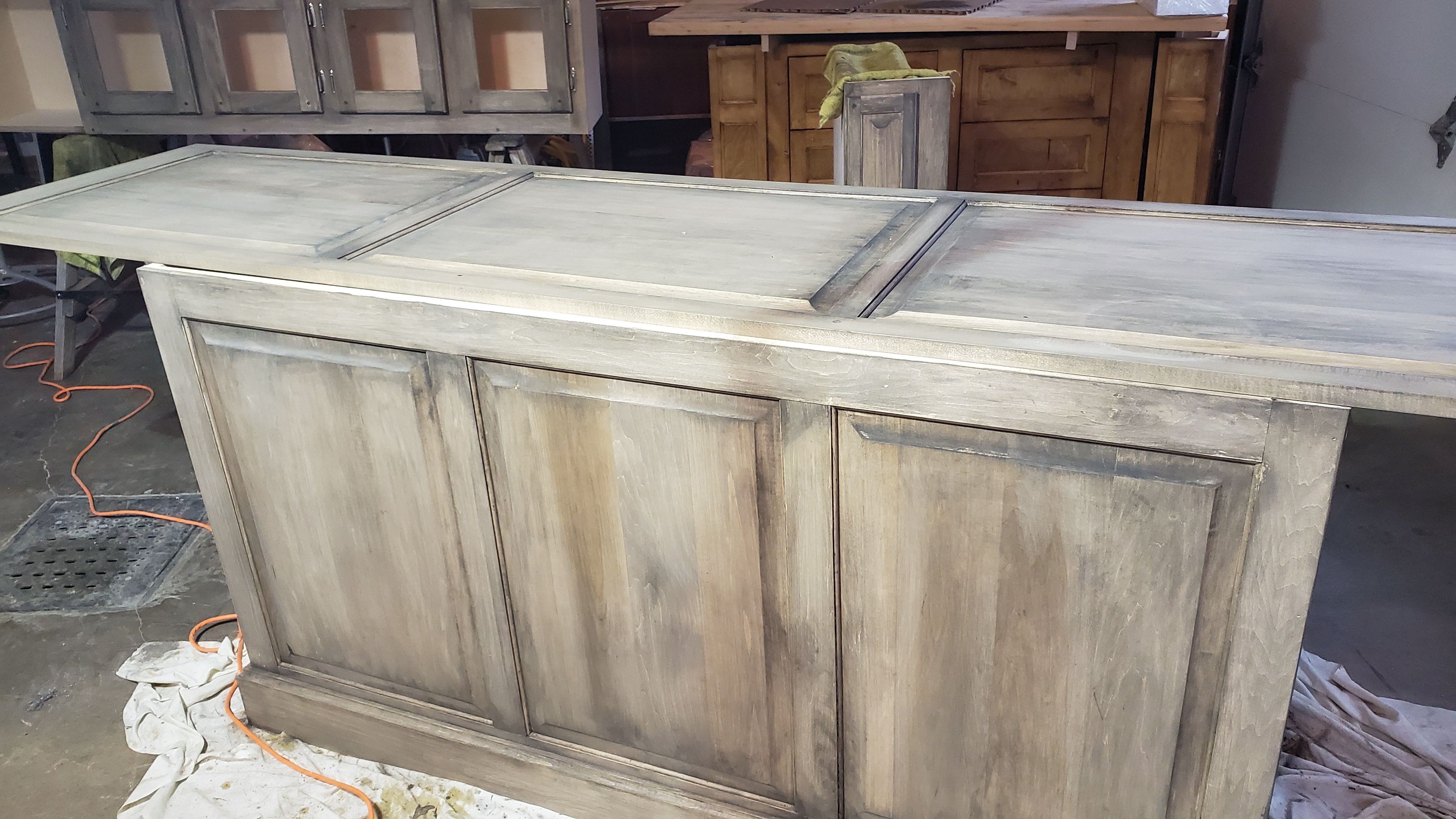 Cuisine avec patine de blanc antique à la chaux