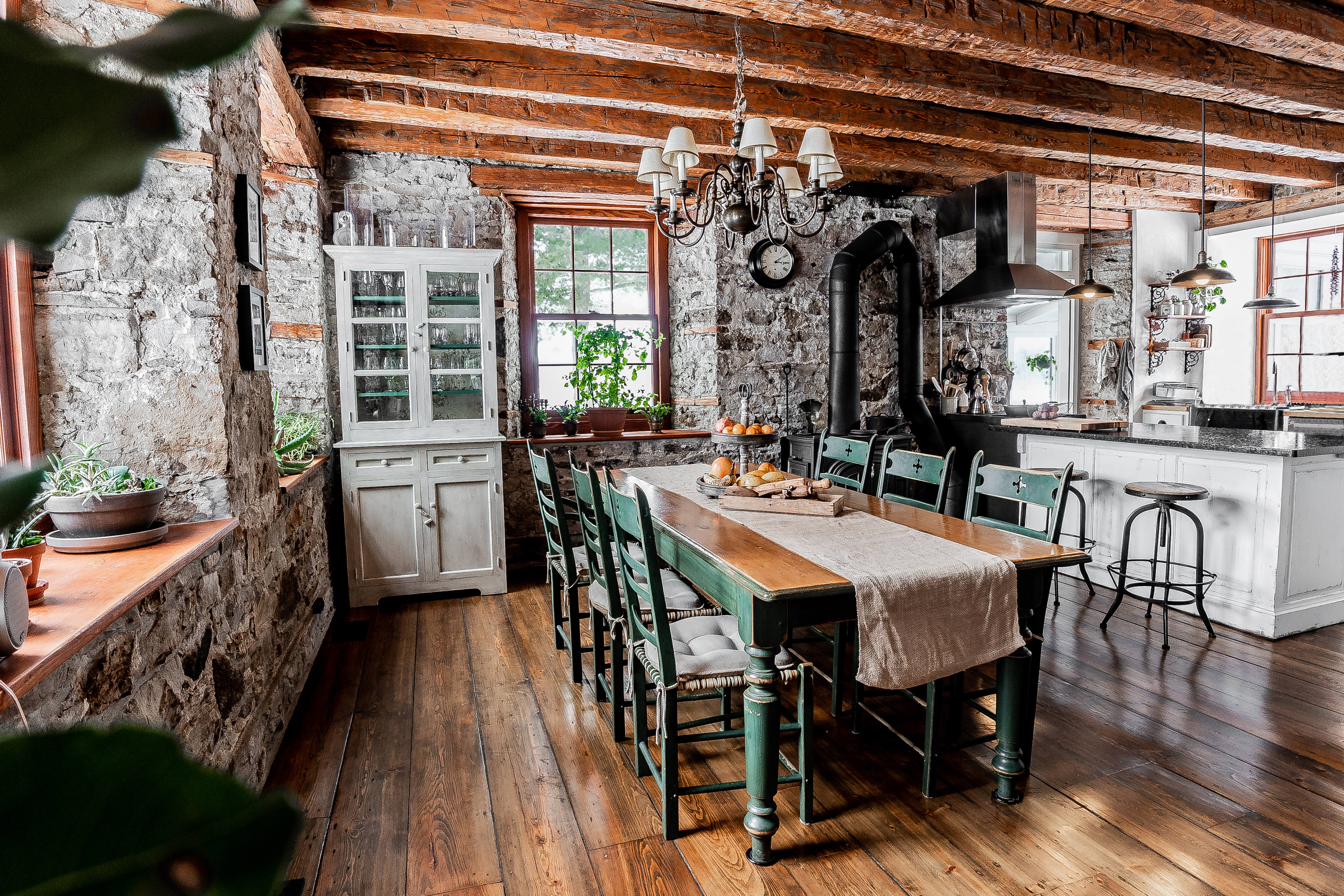 Cuisine avec patine de blanc antique à la chaux