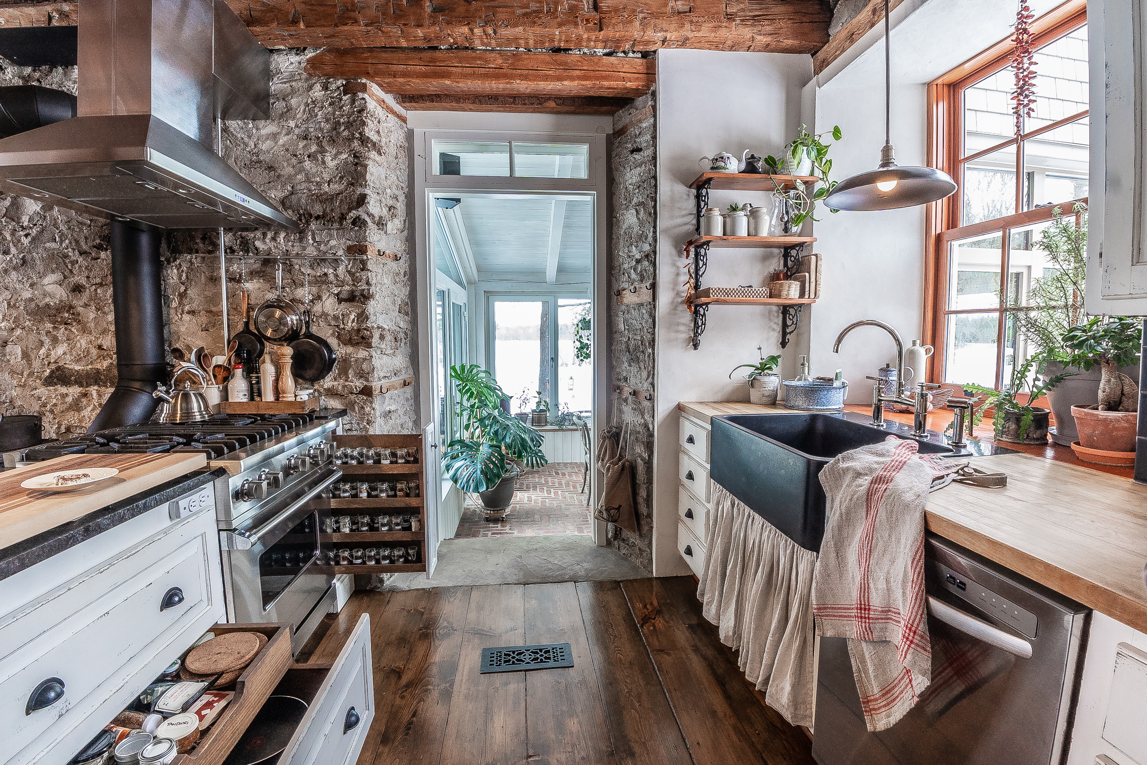 Cuisine avec patine de blanc antique à la chaux