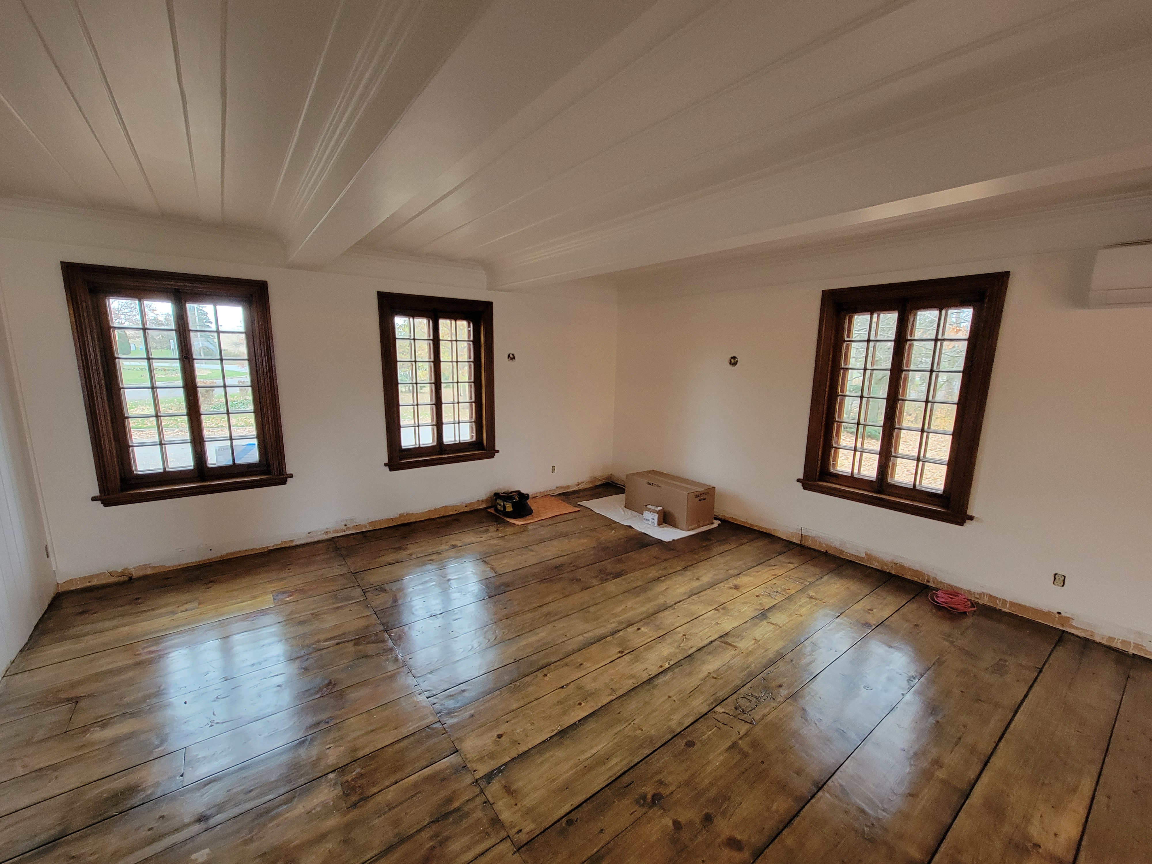 Encoignure sur patine couleur vert-de-gris