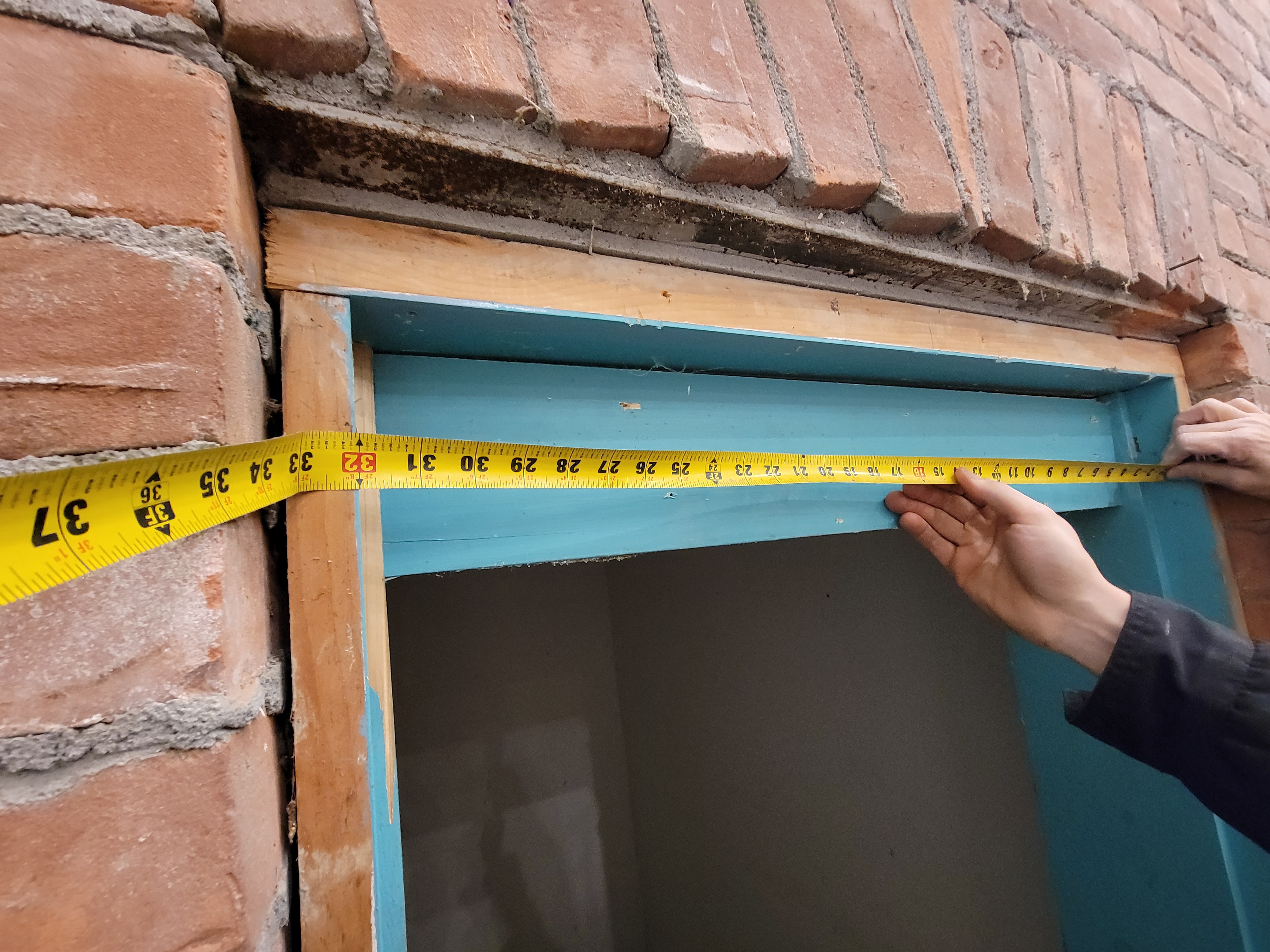 Table et porte en bois centenaire