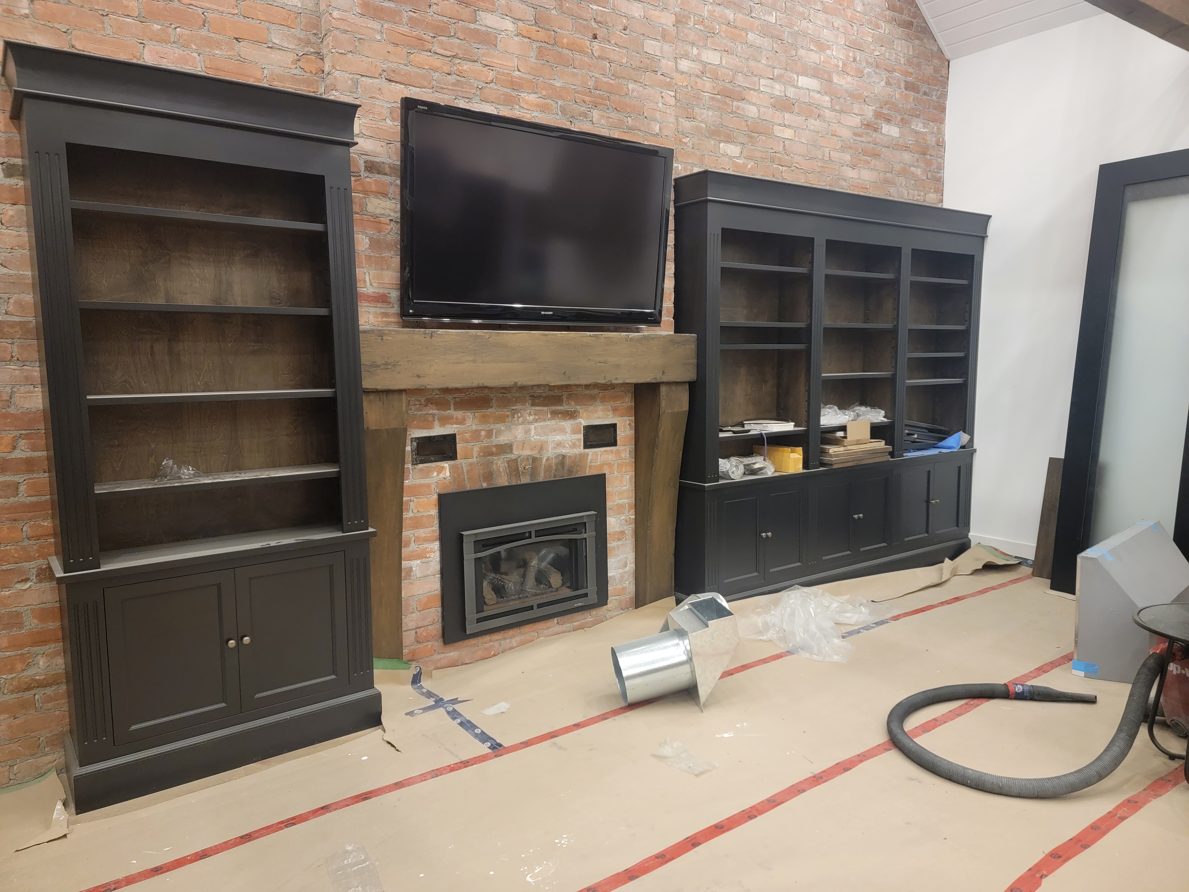 Bibliothèque en bois massif