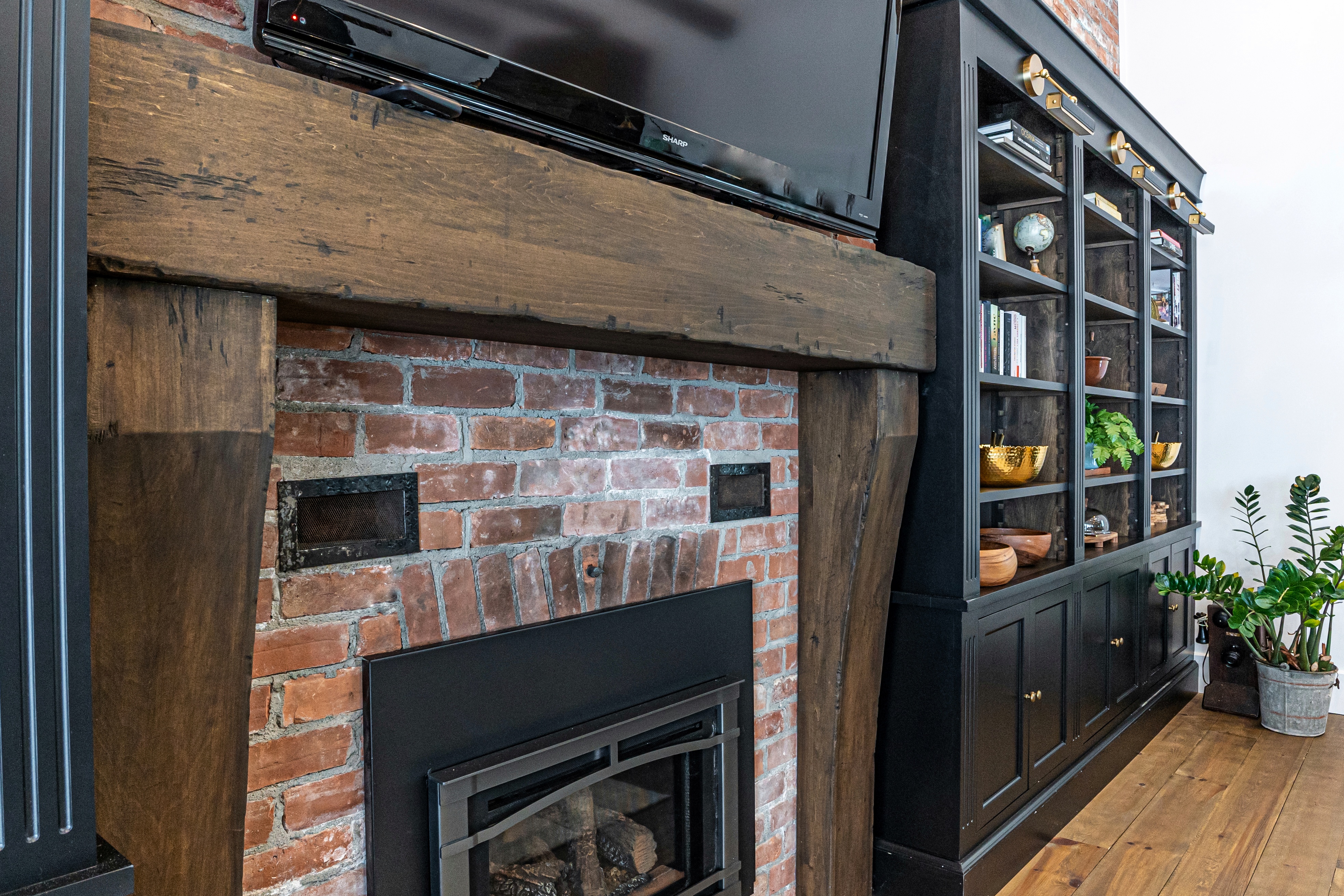 Bibliothèque en bois massif