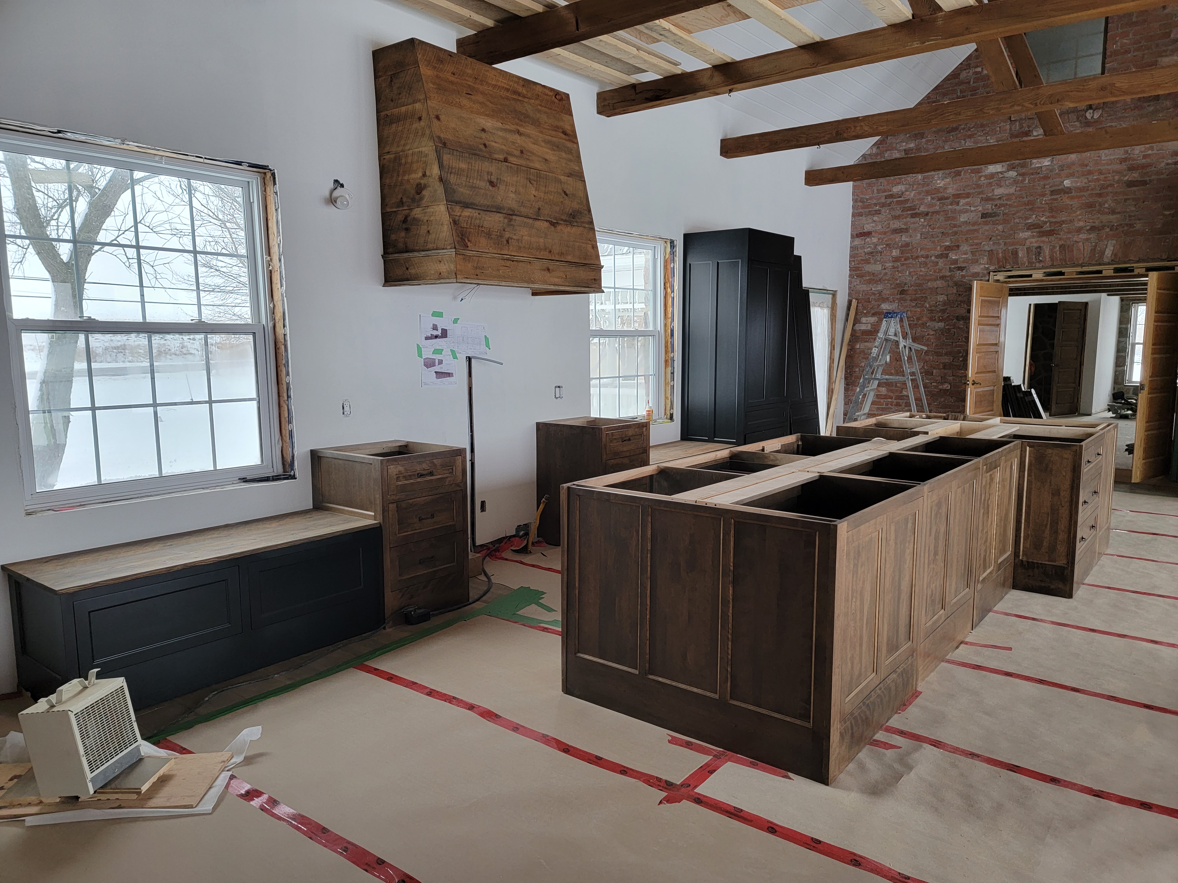 Cuisine construite par dessus une piscine creusée