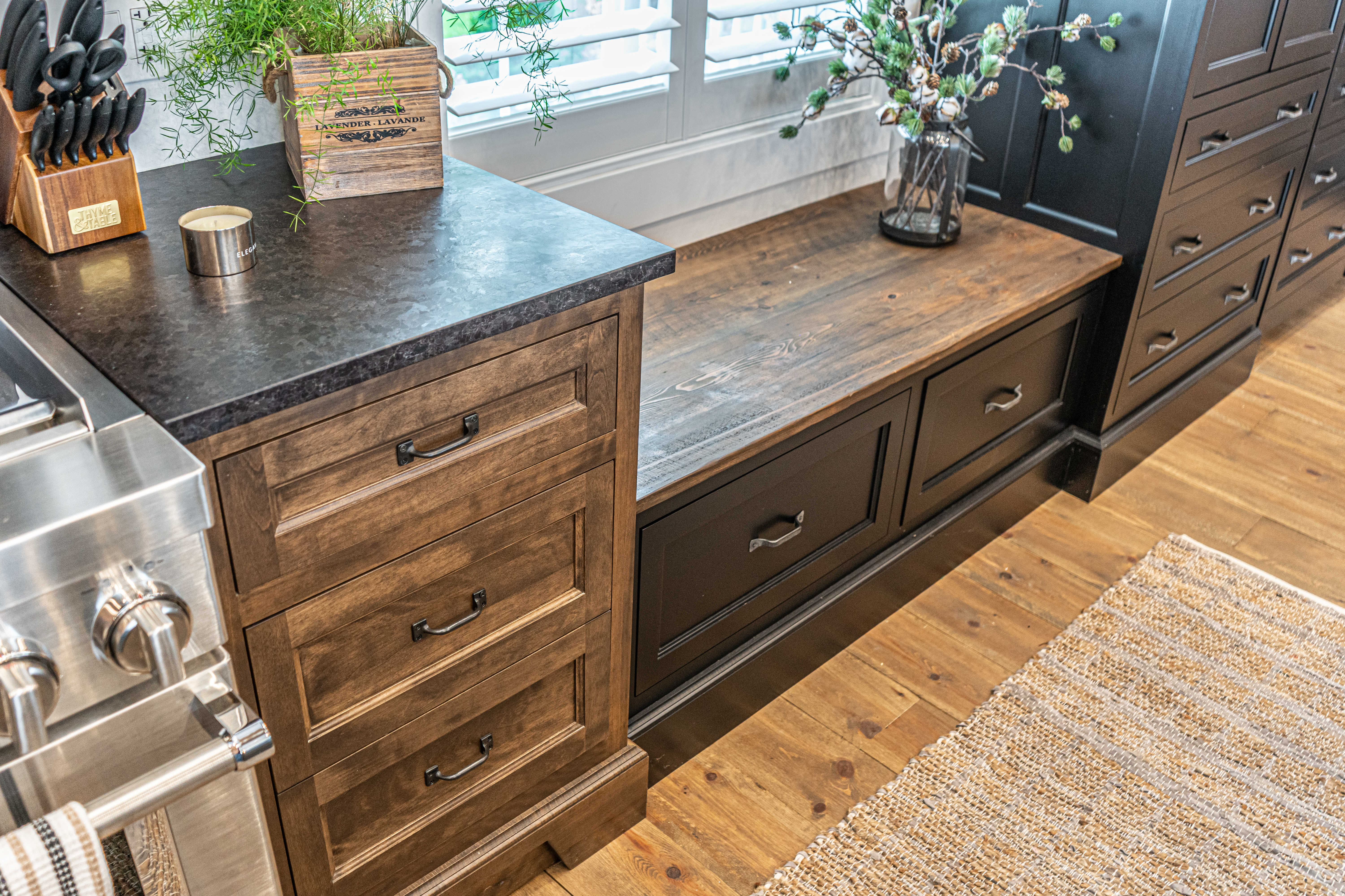 Cuisine construite par dessus une piscine creusée