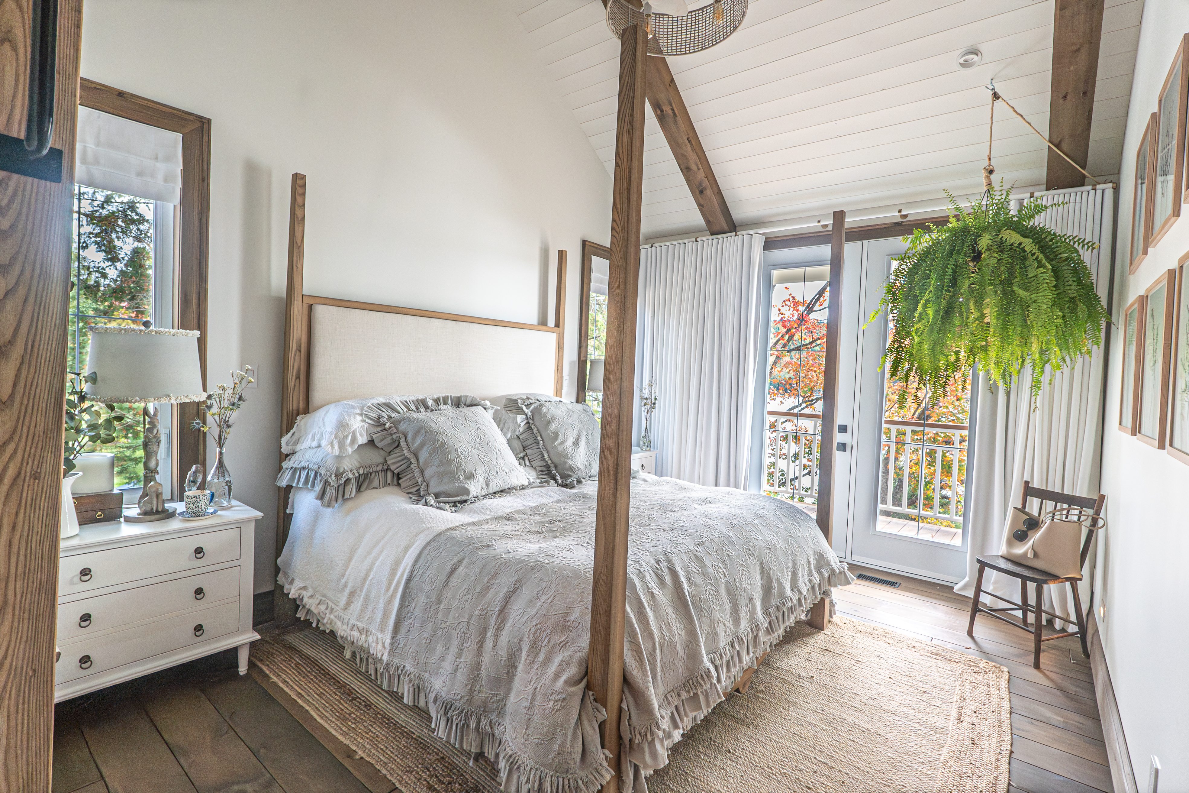 Bord de lac style French Country