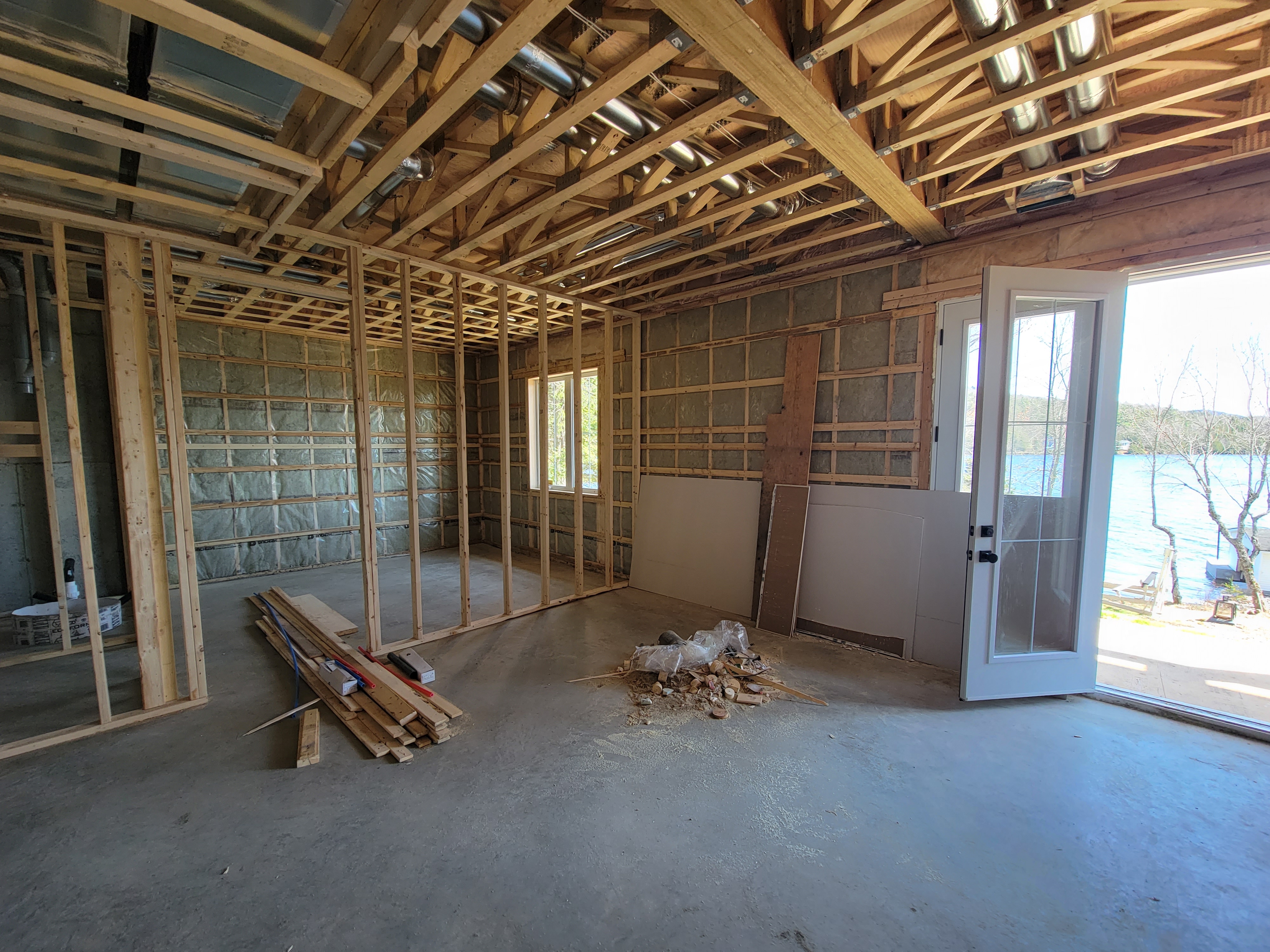 Salon rez-de-jardin avec vue sur le lac