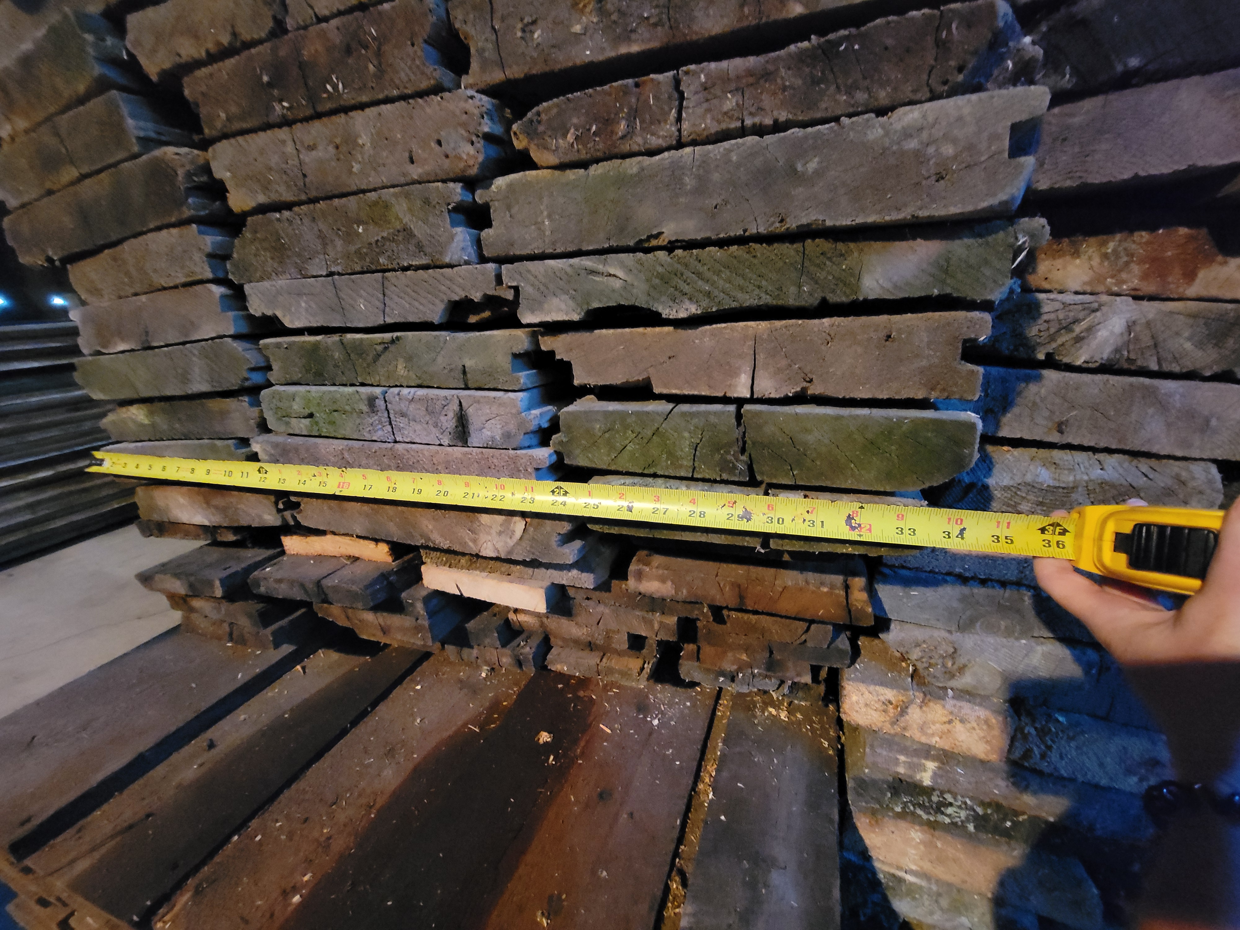 Vanité en bois antique l'Acadie