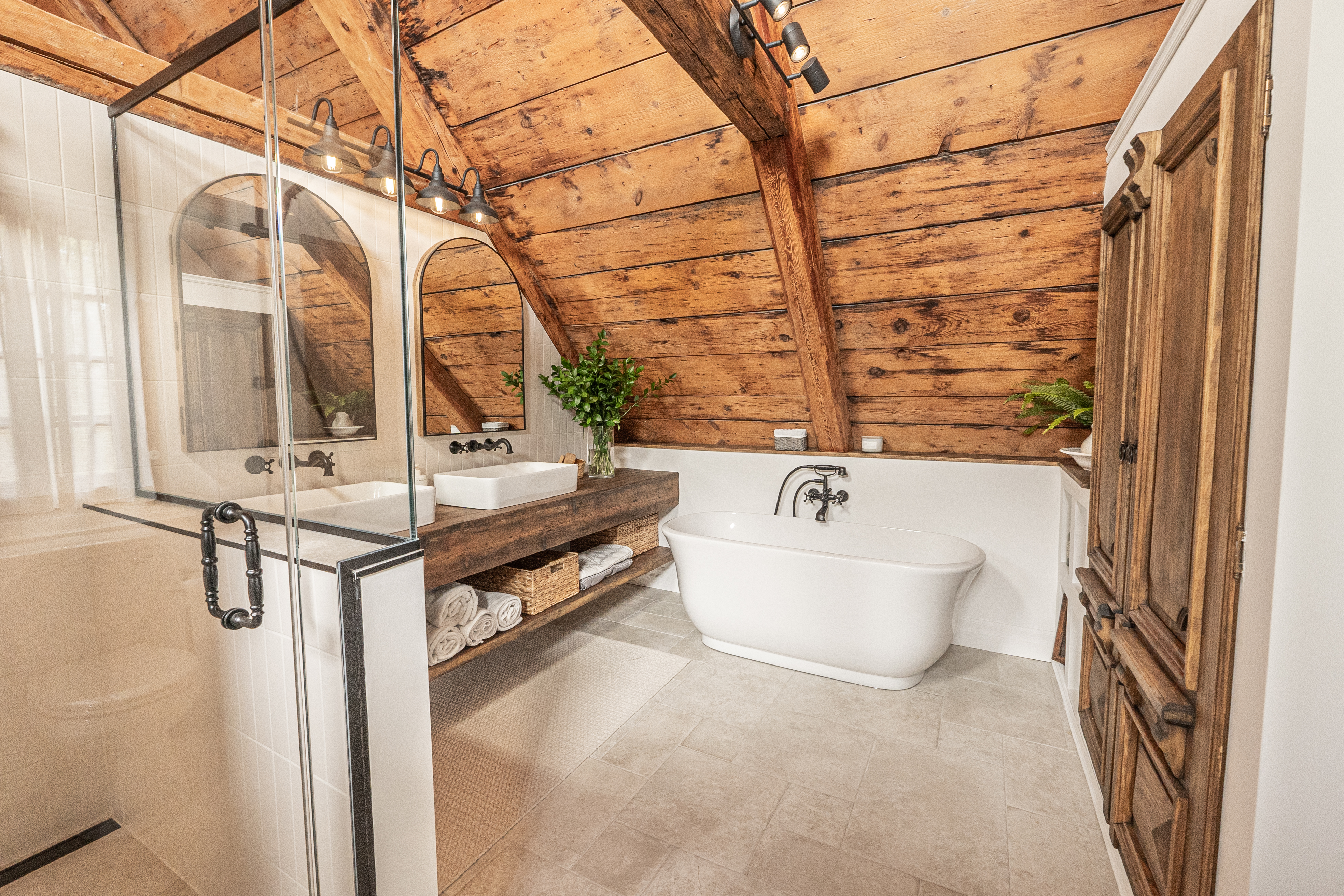 Vanité en bois antique l'Acadie