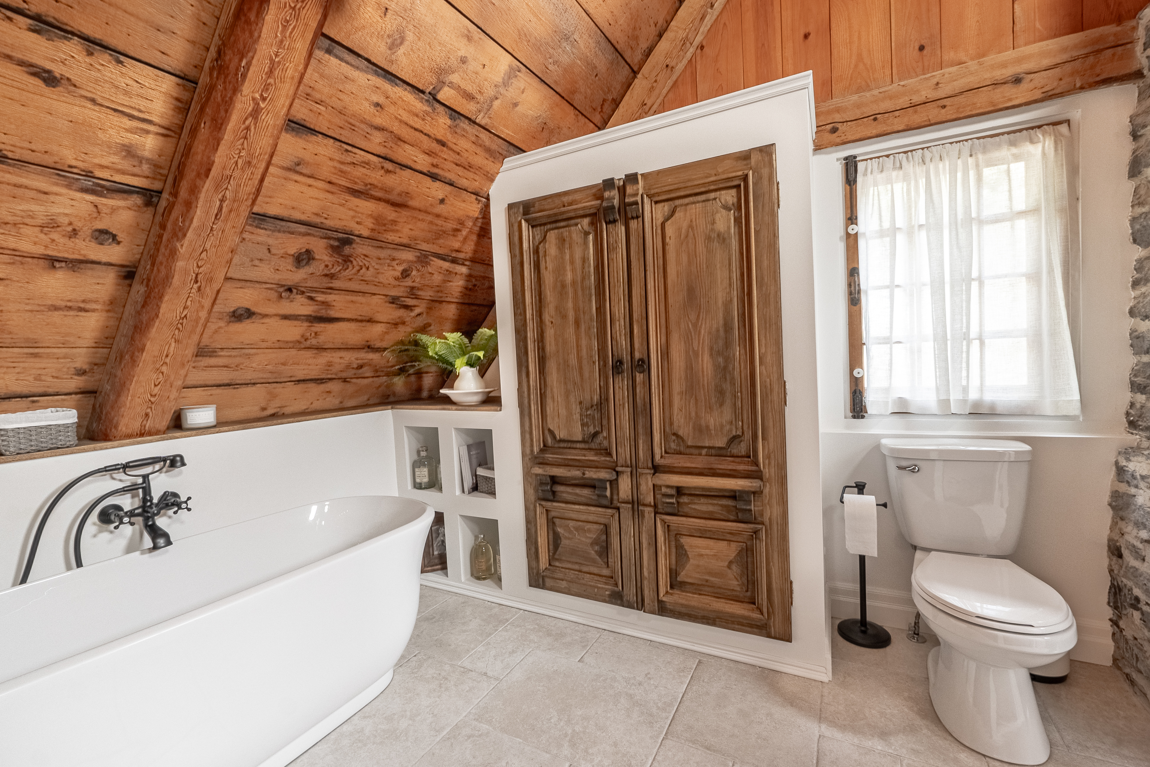 Vanité en bois antique l'Acadie